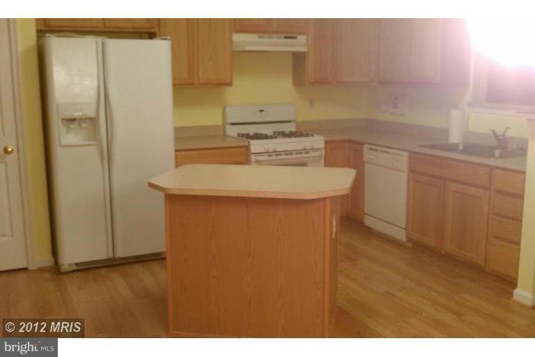 CONSTANT FRIENDSHIP - Residential Lease