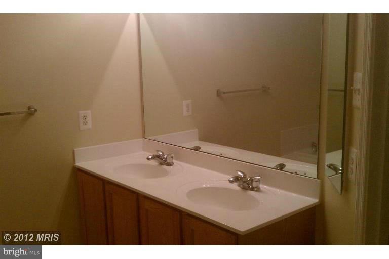 CONSTANT FRIENDSHIP - Residential Lease