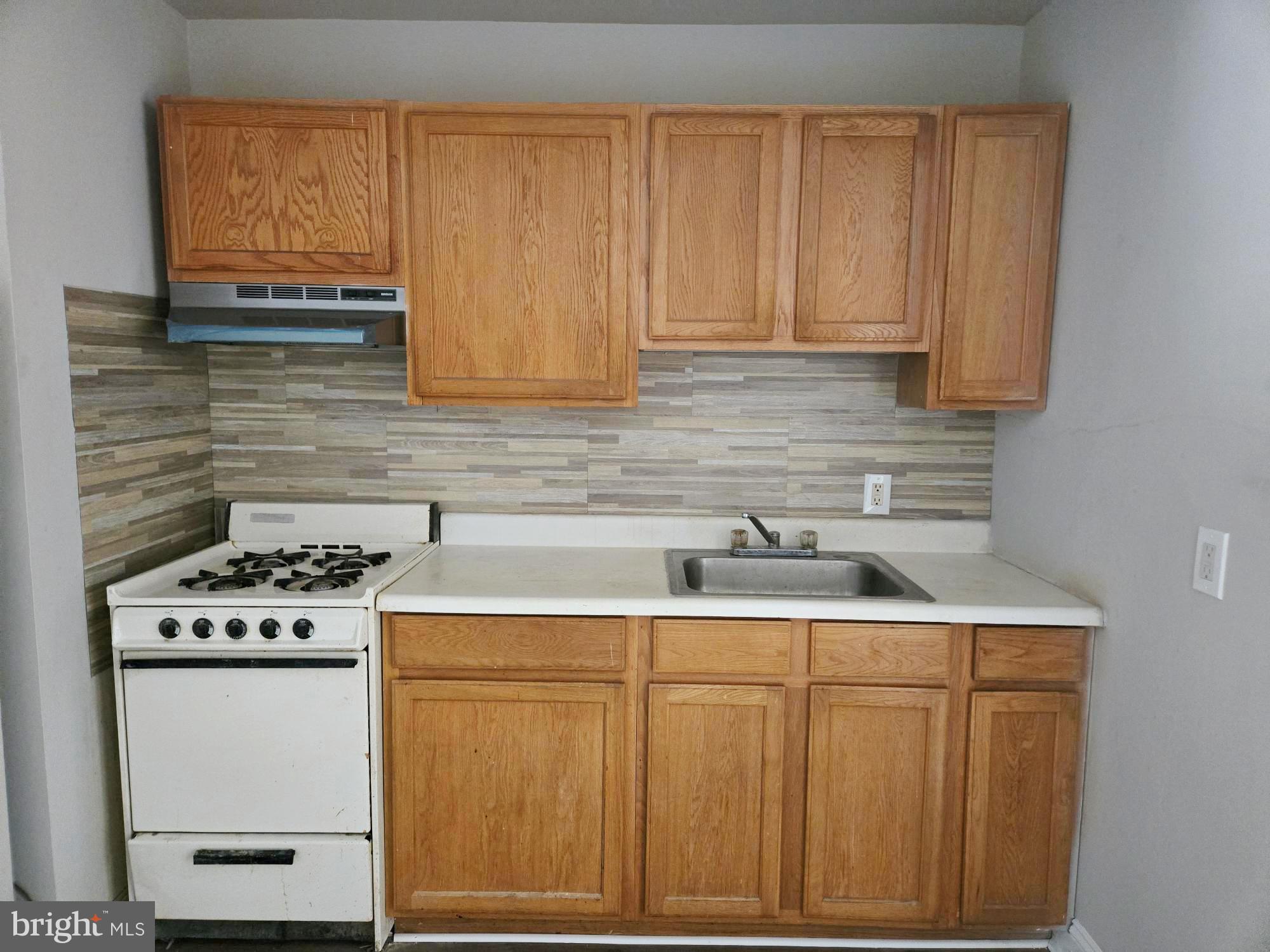 LANSDOWNE - Residential Lease