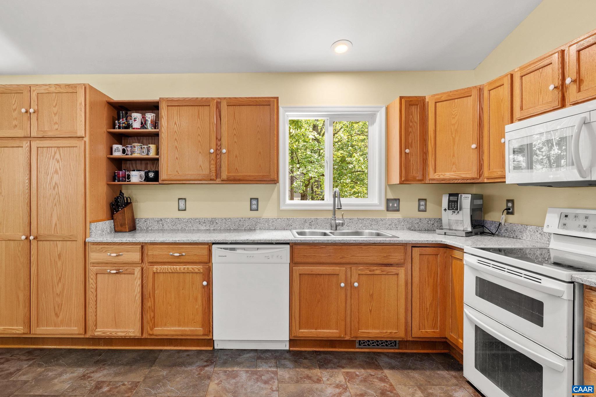 LAKE MONTICELLO - Residential