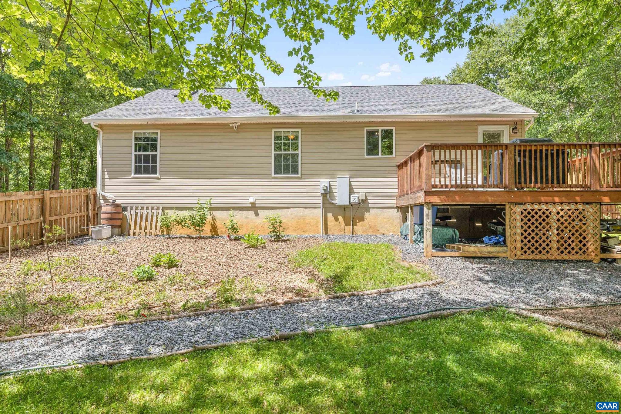 LAKE MONTICELLO - Residential