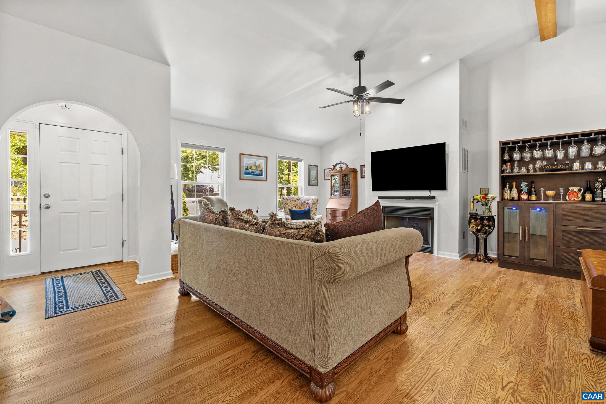 LAKE MONTICELLO - Residential