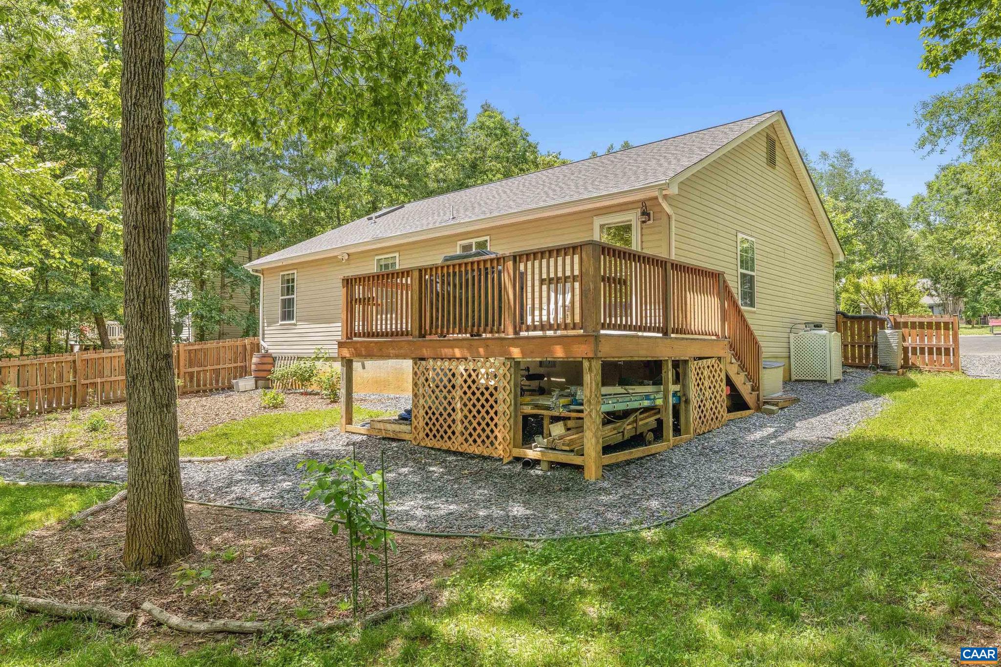 LAKE MONTICELLO - Residential