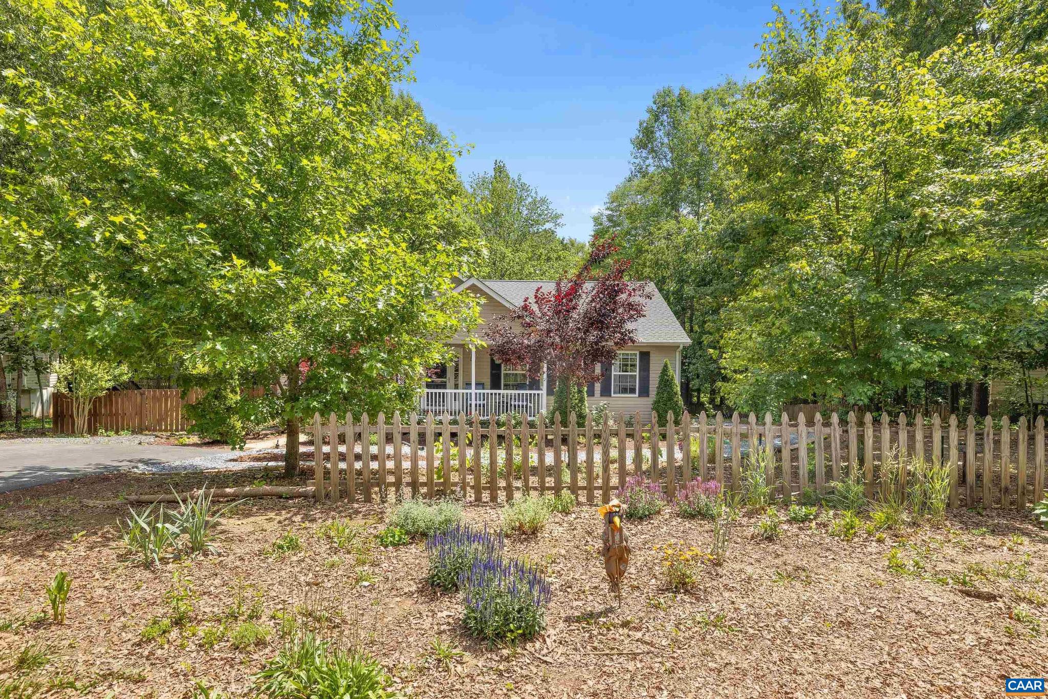 LAKE MONTICELLO - Residential