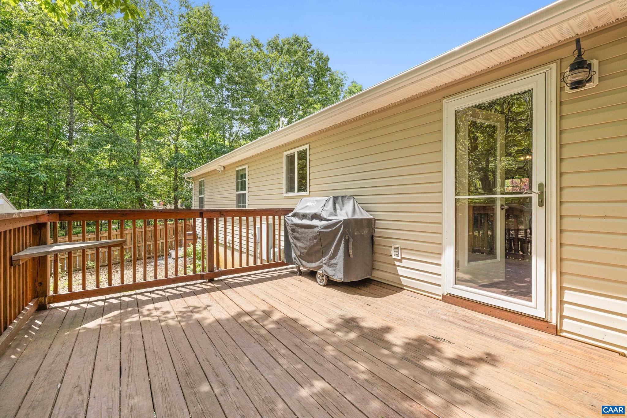 LAKE MONTICELLO - Residential