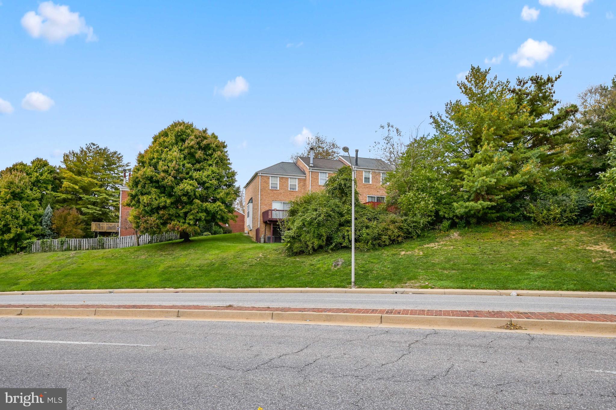 CHINQUAPIN PARK - Residential