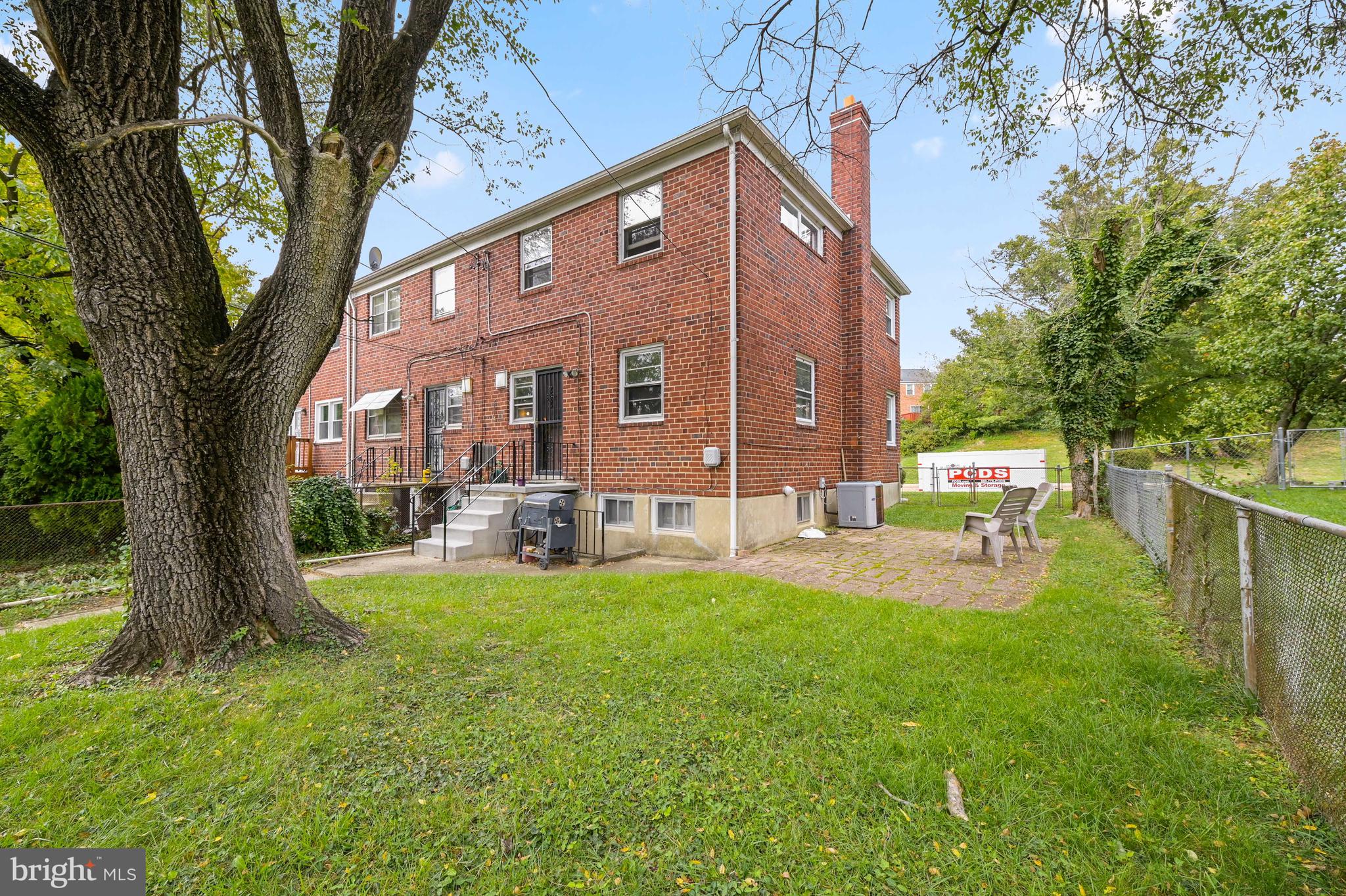 CHINQUAPIN PARK - Residential