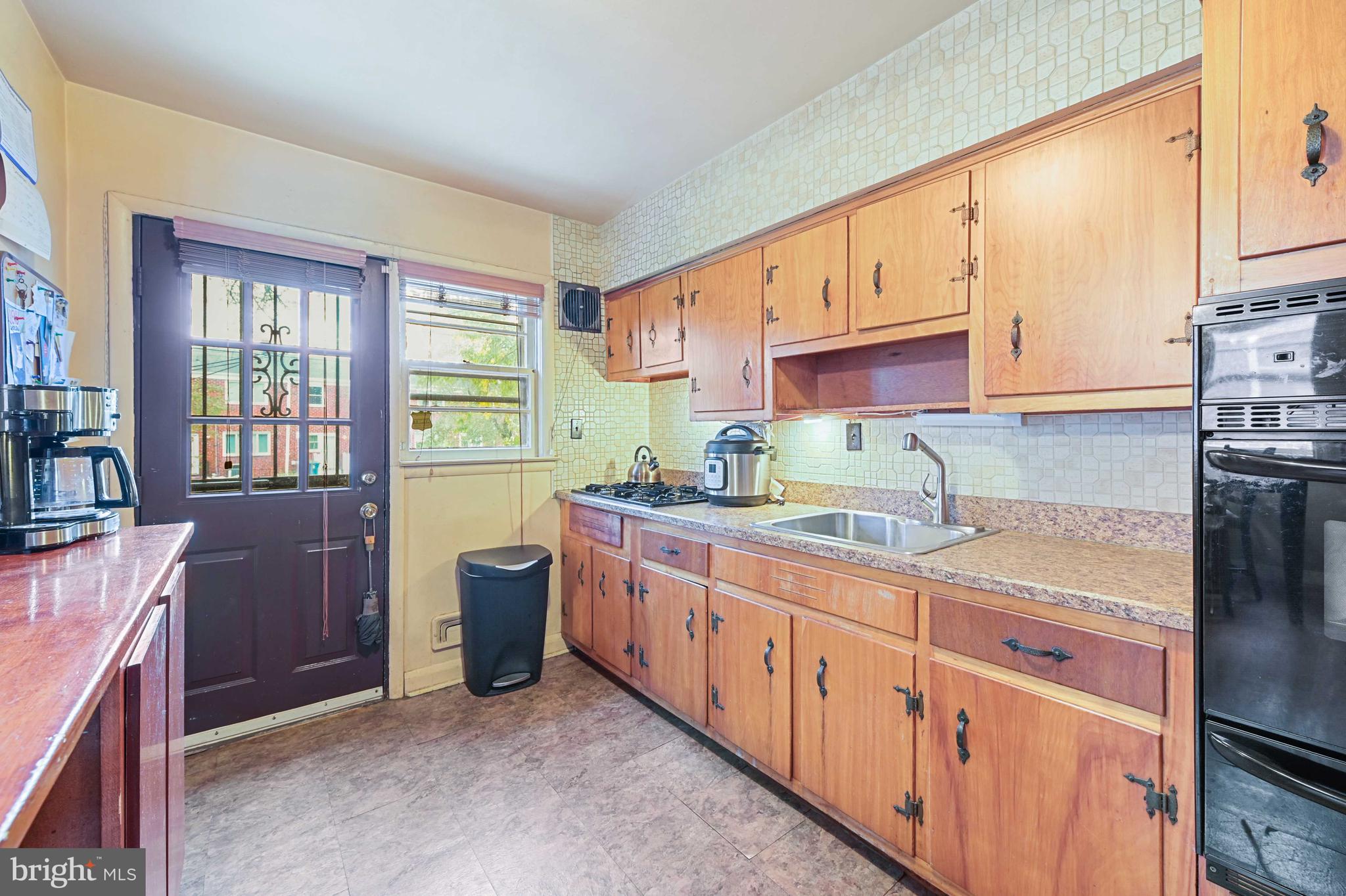 CHINQUAPIN PARK - Residential