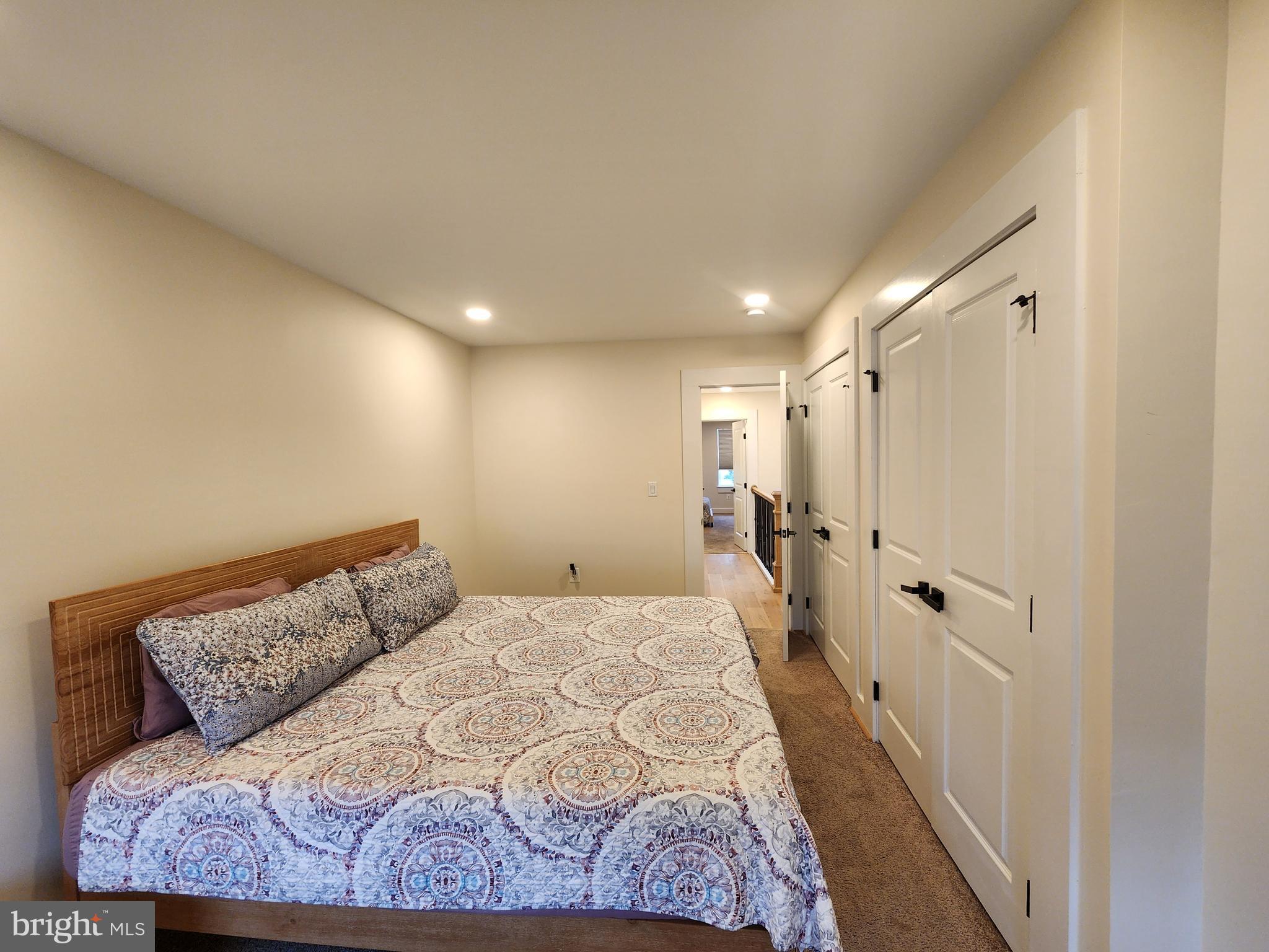WASHINGTON VILLAGE - Residential