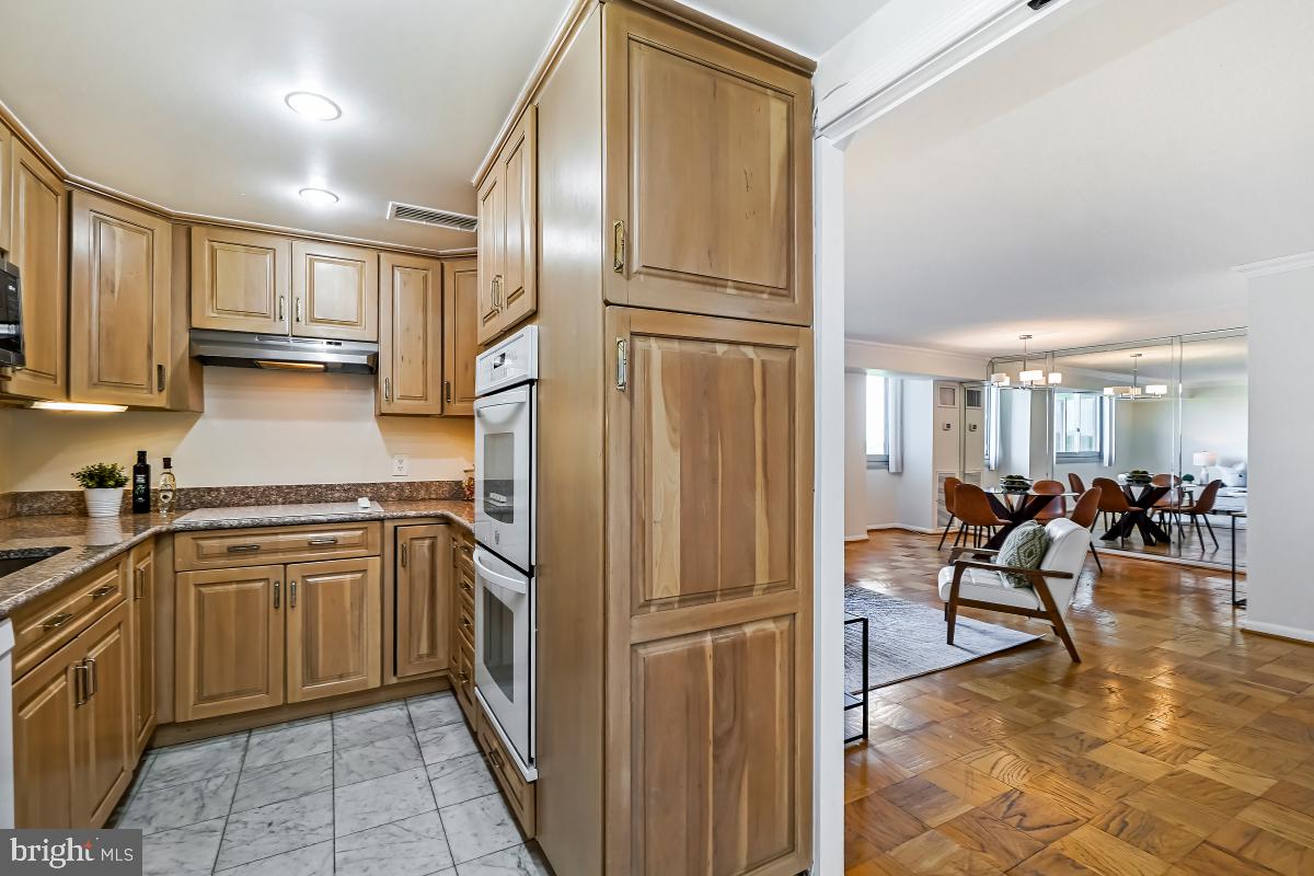 THE ELIZABETH - Residential