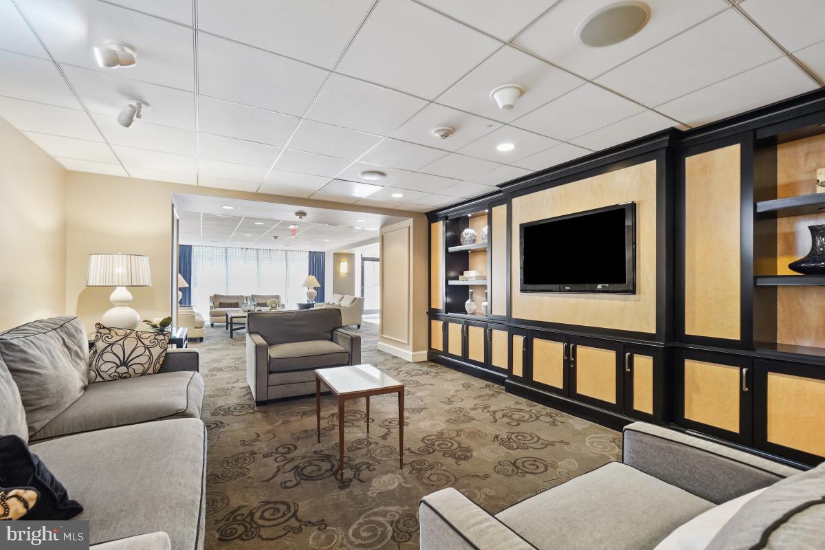 THE ELIZABETH - Residential