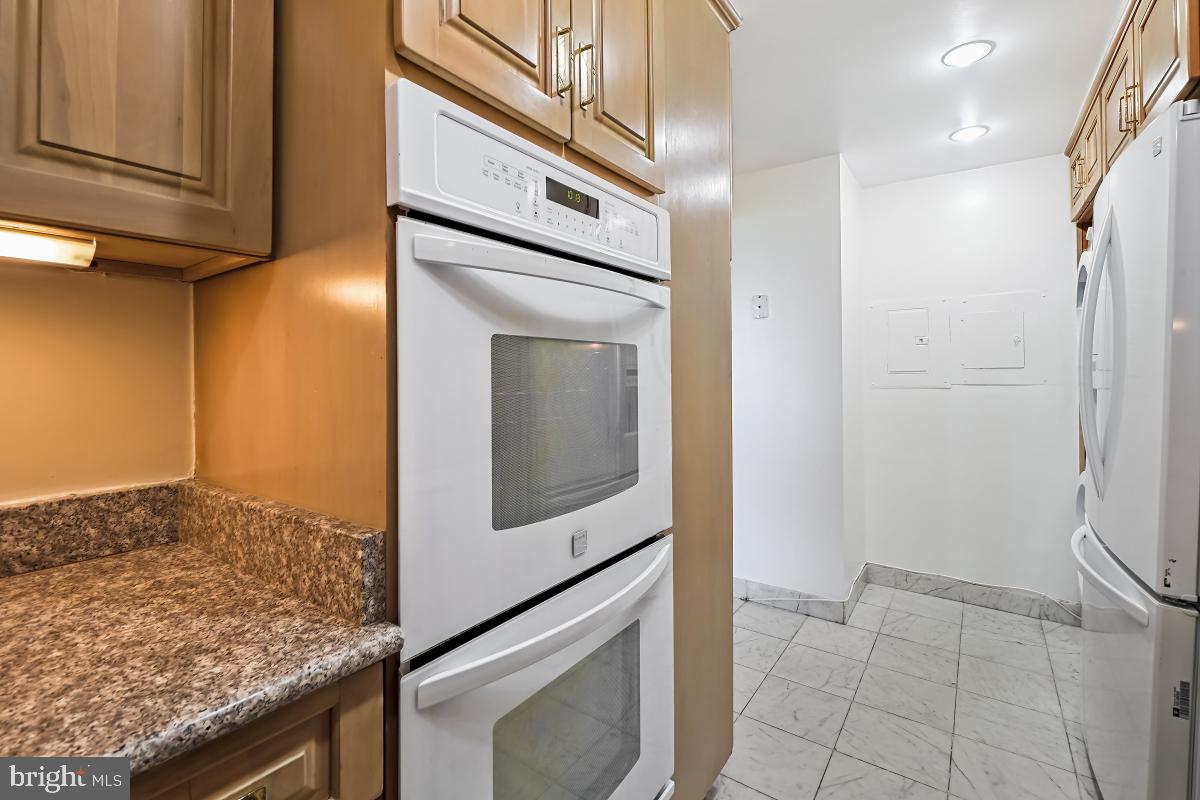 THE ELIZABETH - Residential