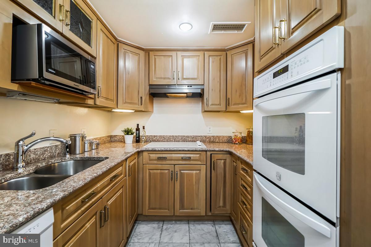 THE ELIZABETH - Residential