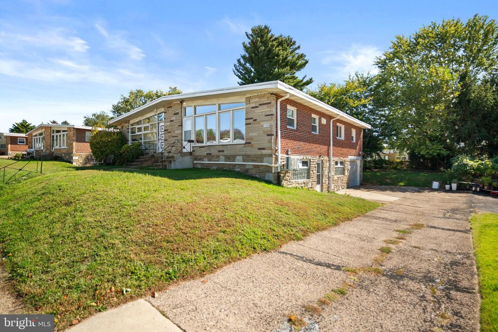 Photo of 1132 Bingham Street, PHILADELPHIA, PA 19115 (MLS # PAPH2549344)
