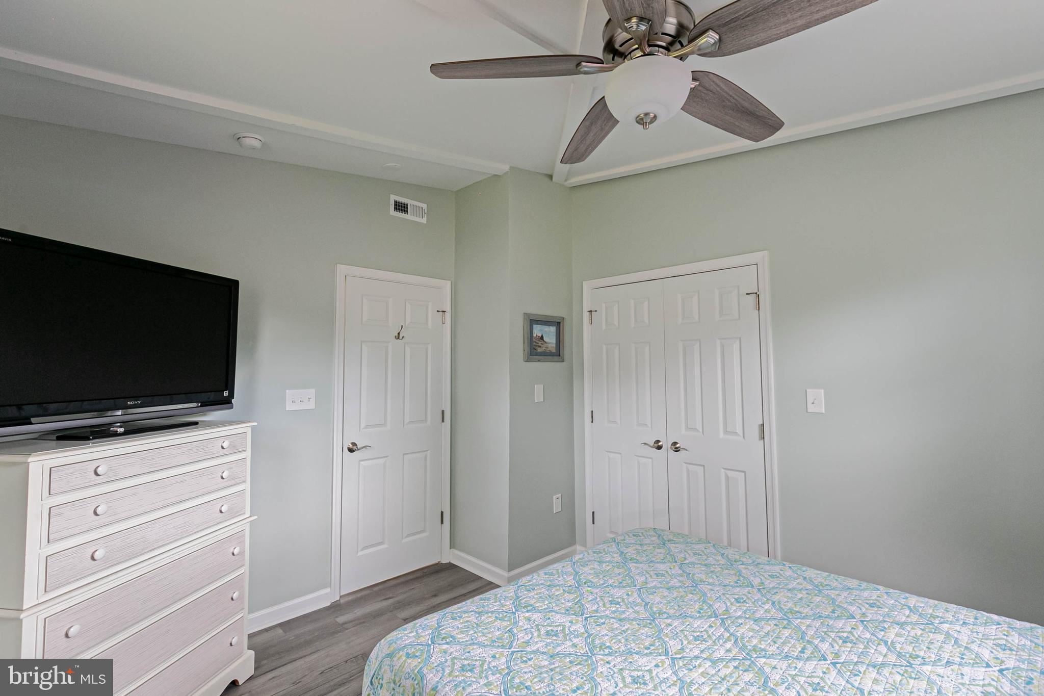 LAKE CAROLINE - Residential