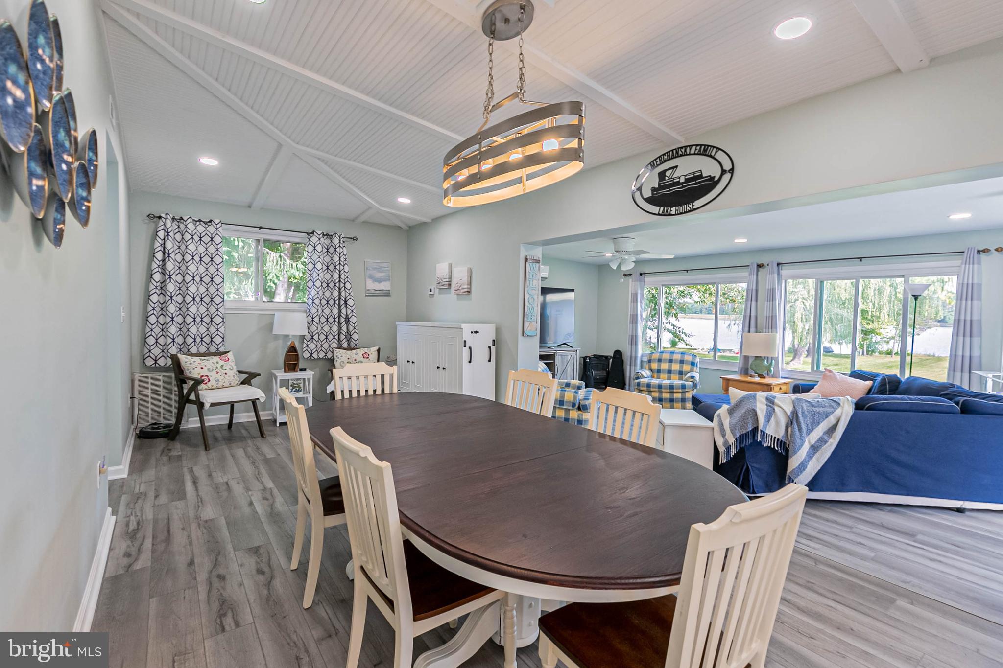 LAKE CAROLINE - Residential