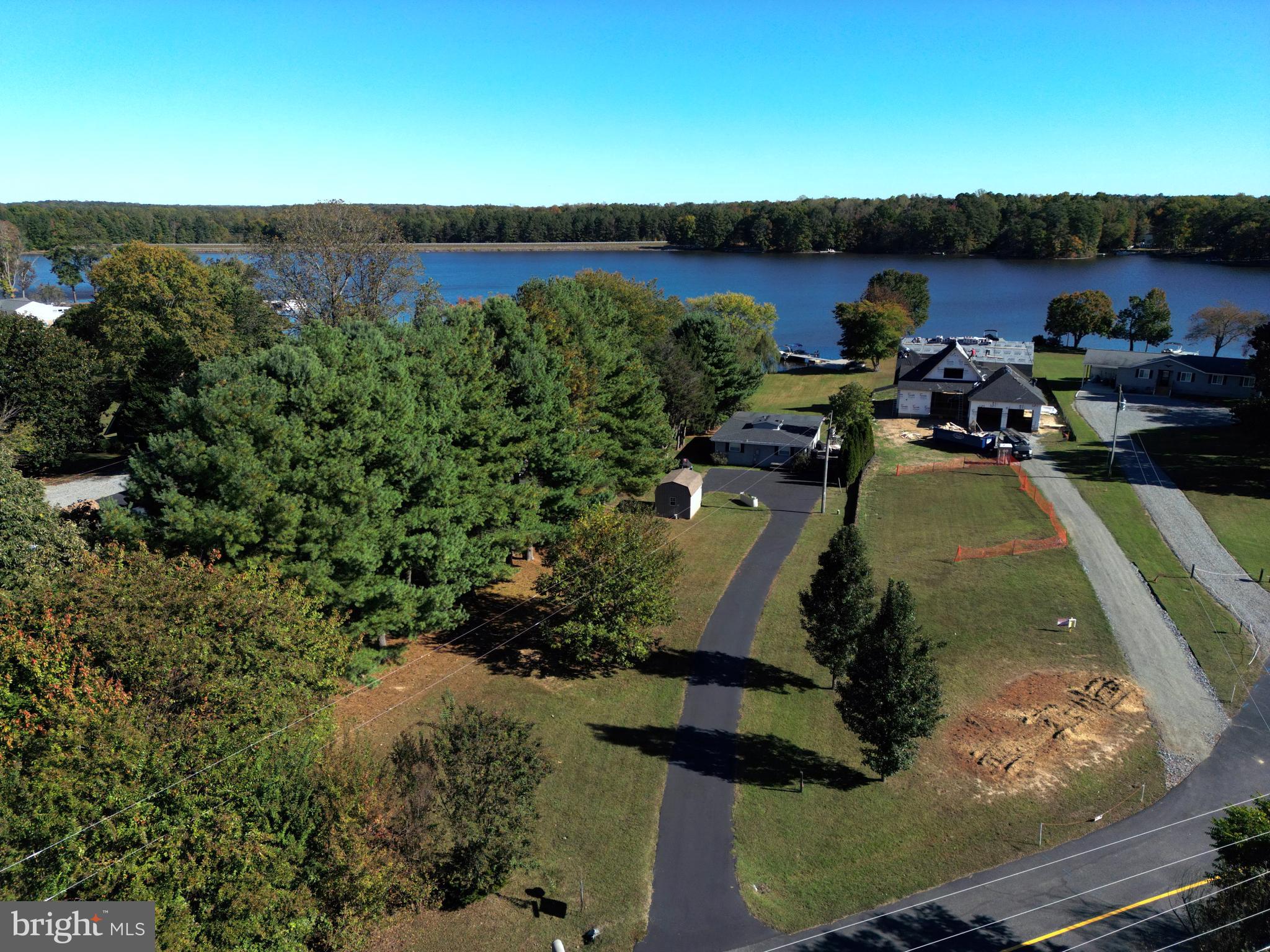 LAKE CAROLINE - Residential