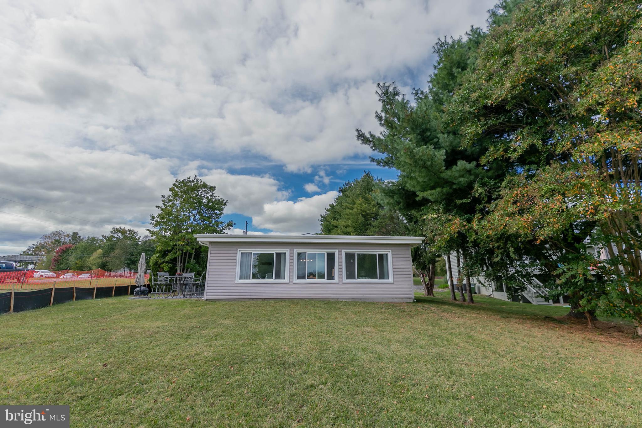 LAKE CAROLINE - Residential