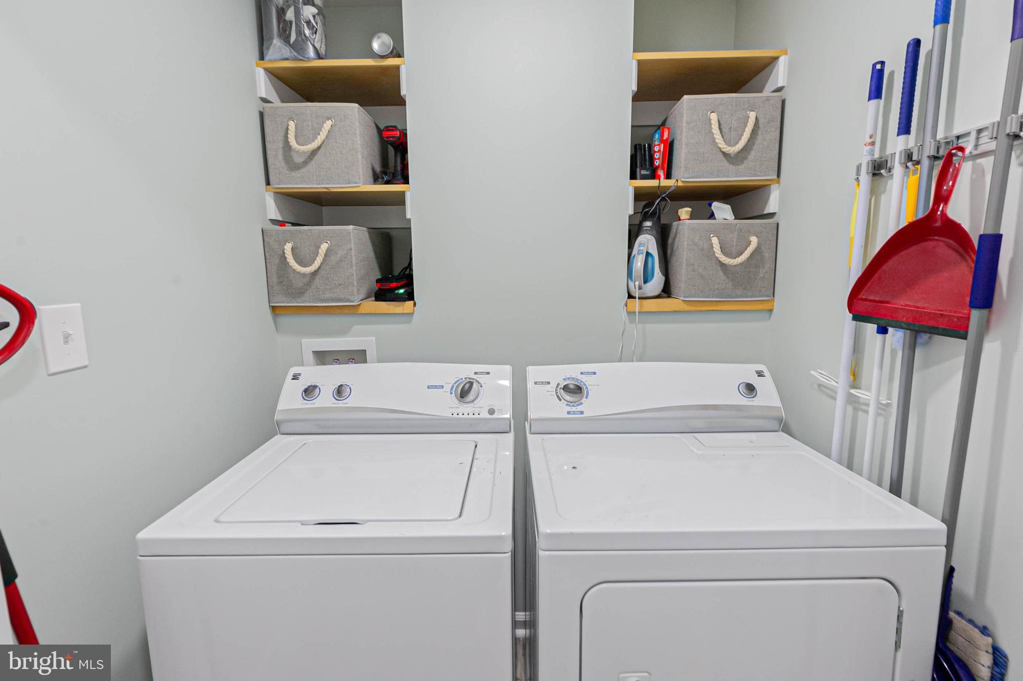 LAKE CAROLINE - Residential