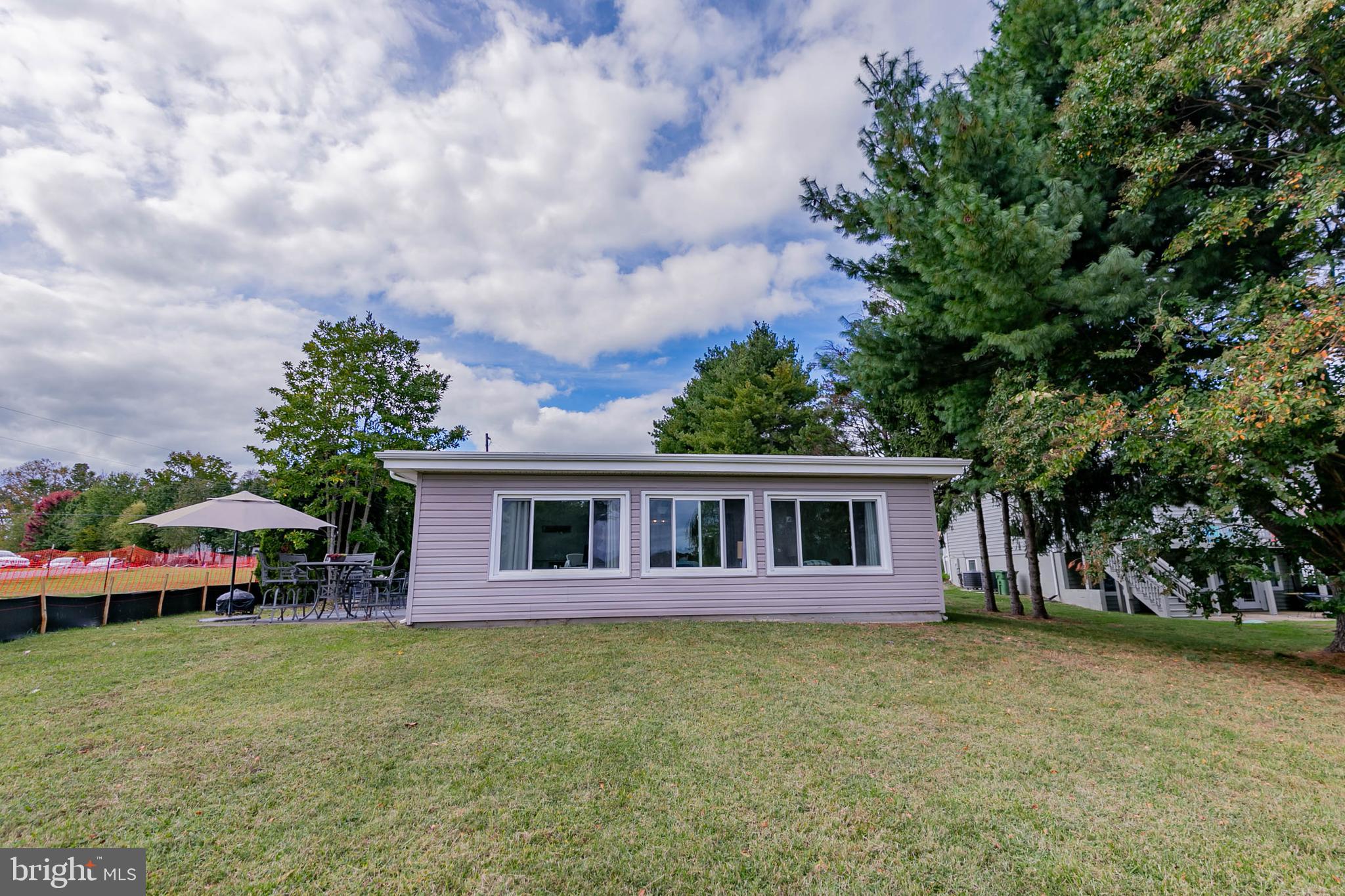 LAKE CAROLINE - Residential