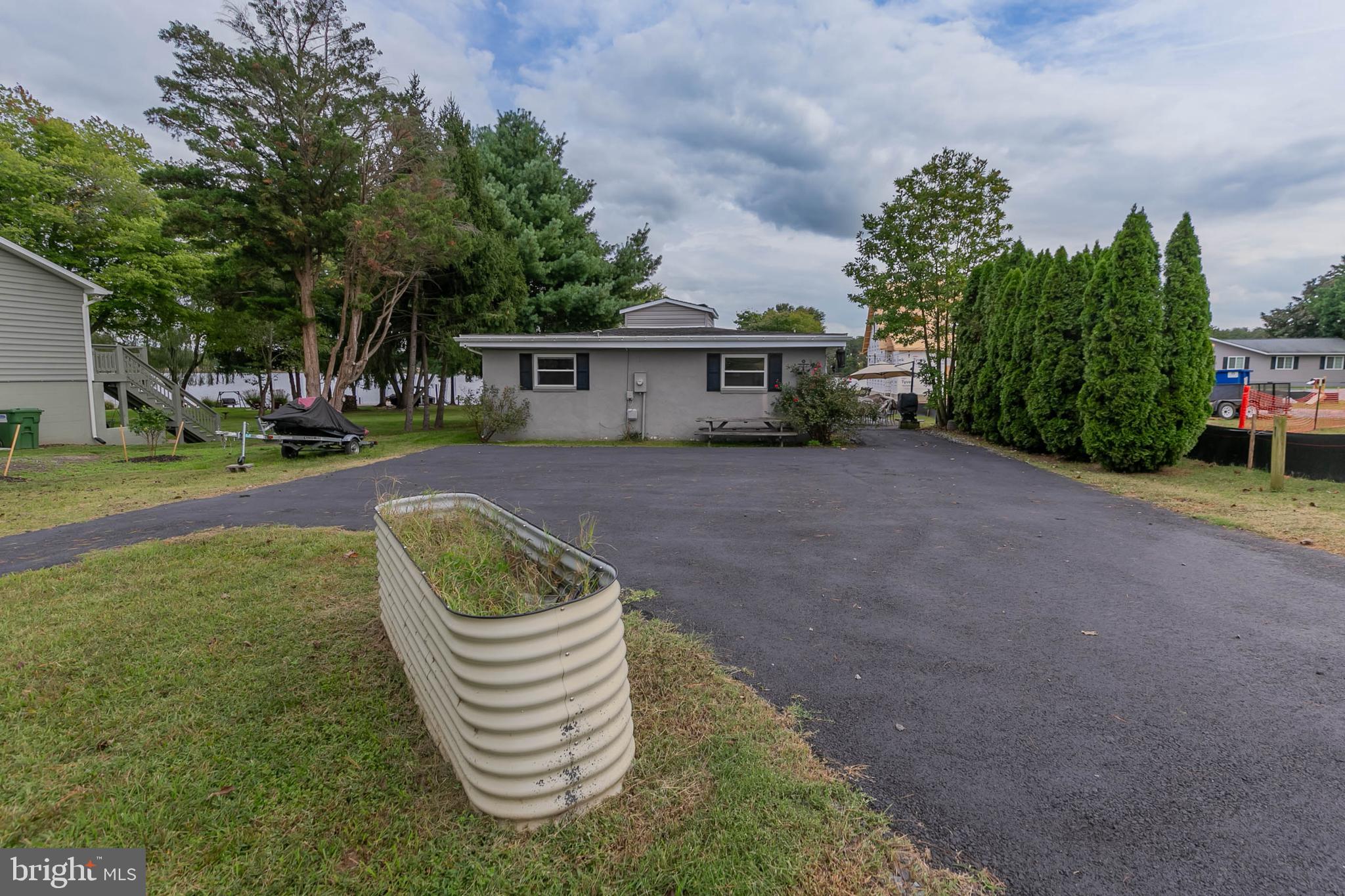 LAKE CAROLINE - Residential