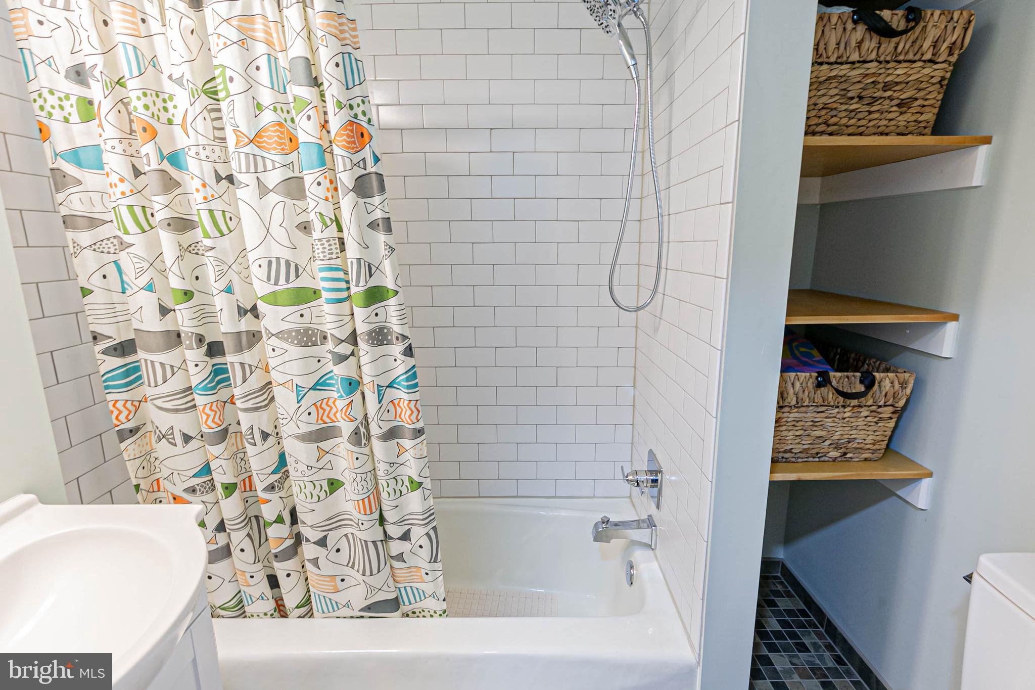 LAKE CAROLINE - Residential