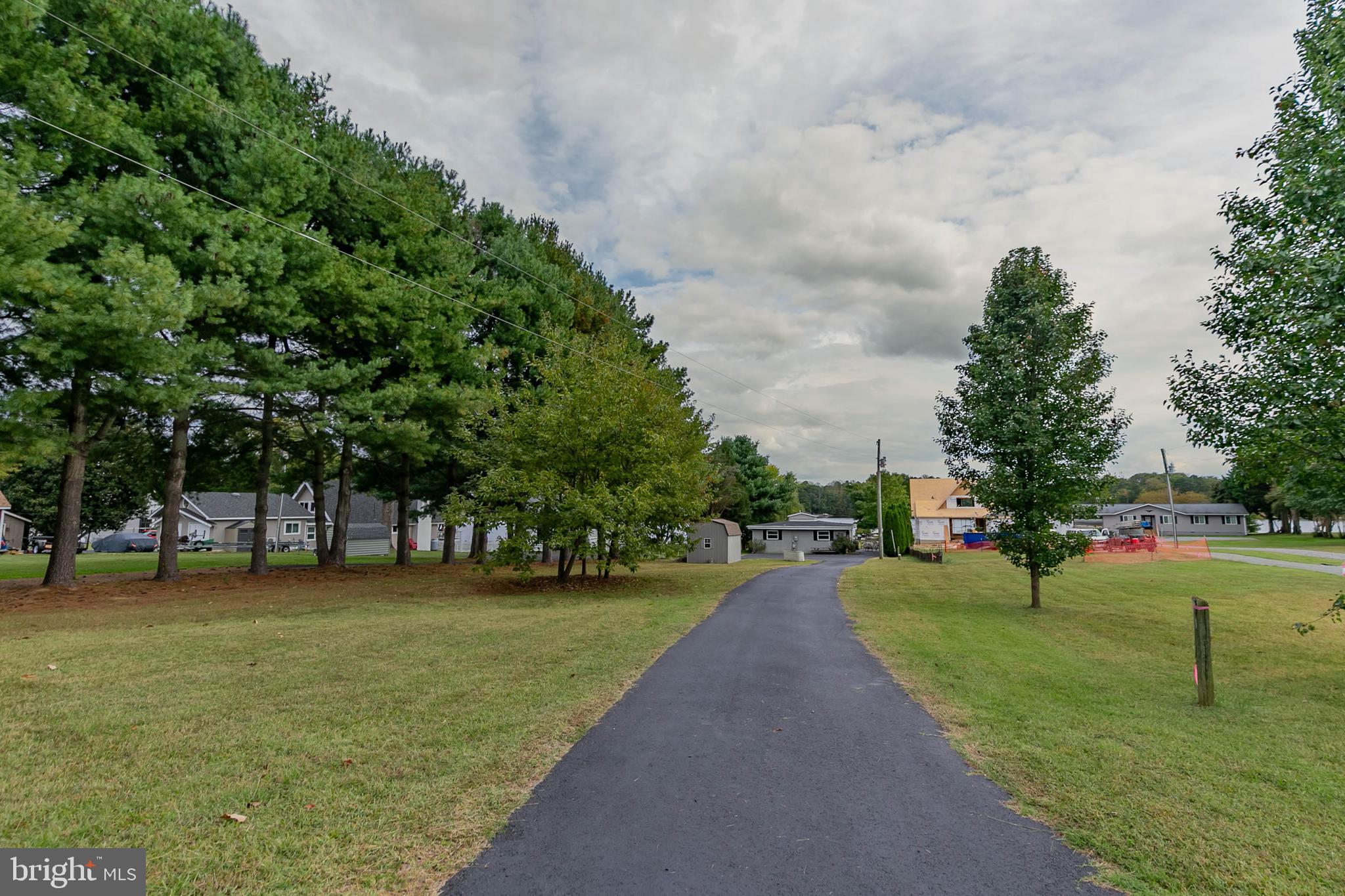 LAKE CAROLINE - Residential