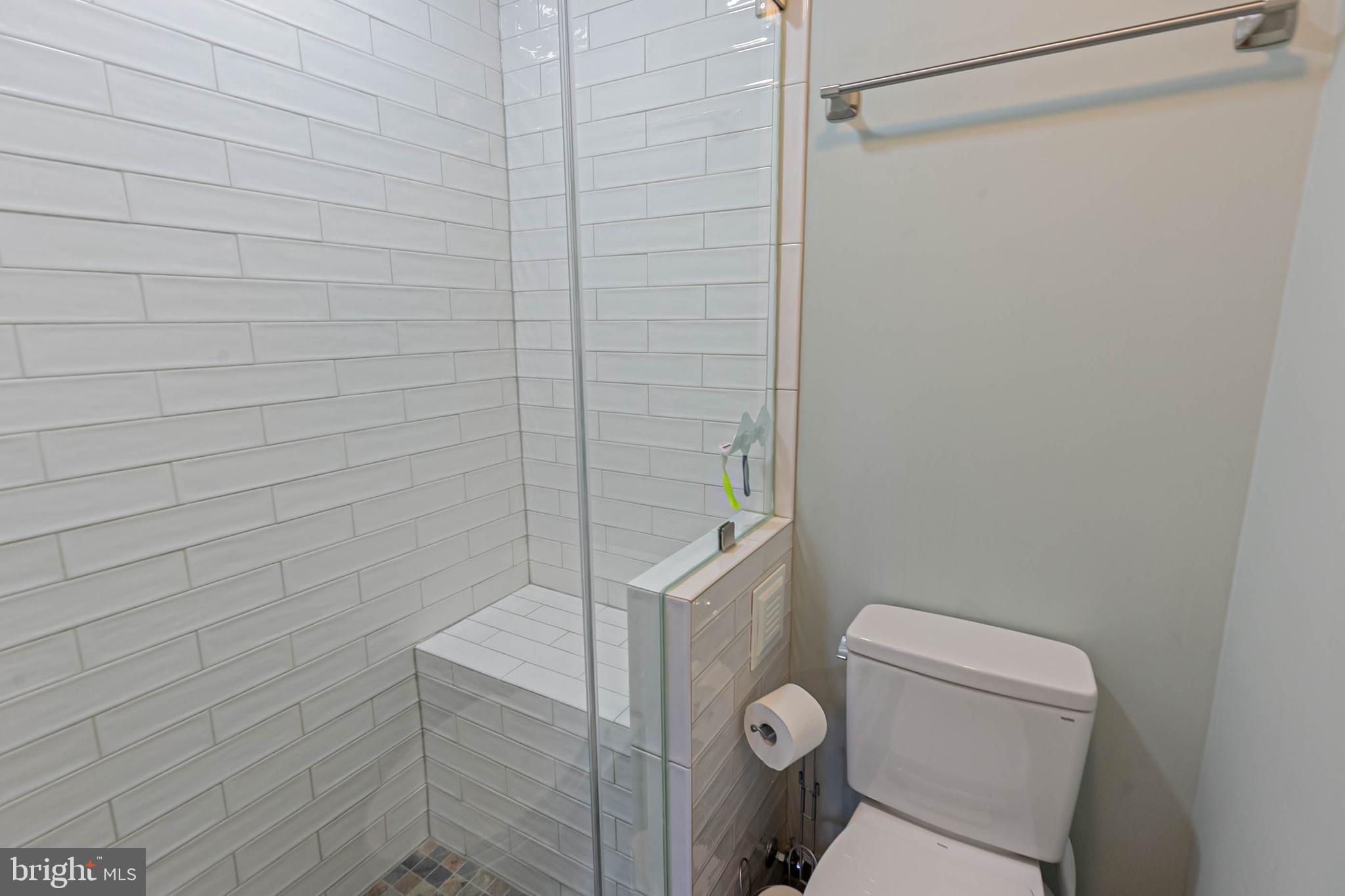 LAKE CAROLINE - Residential