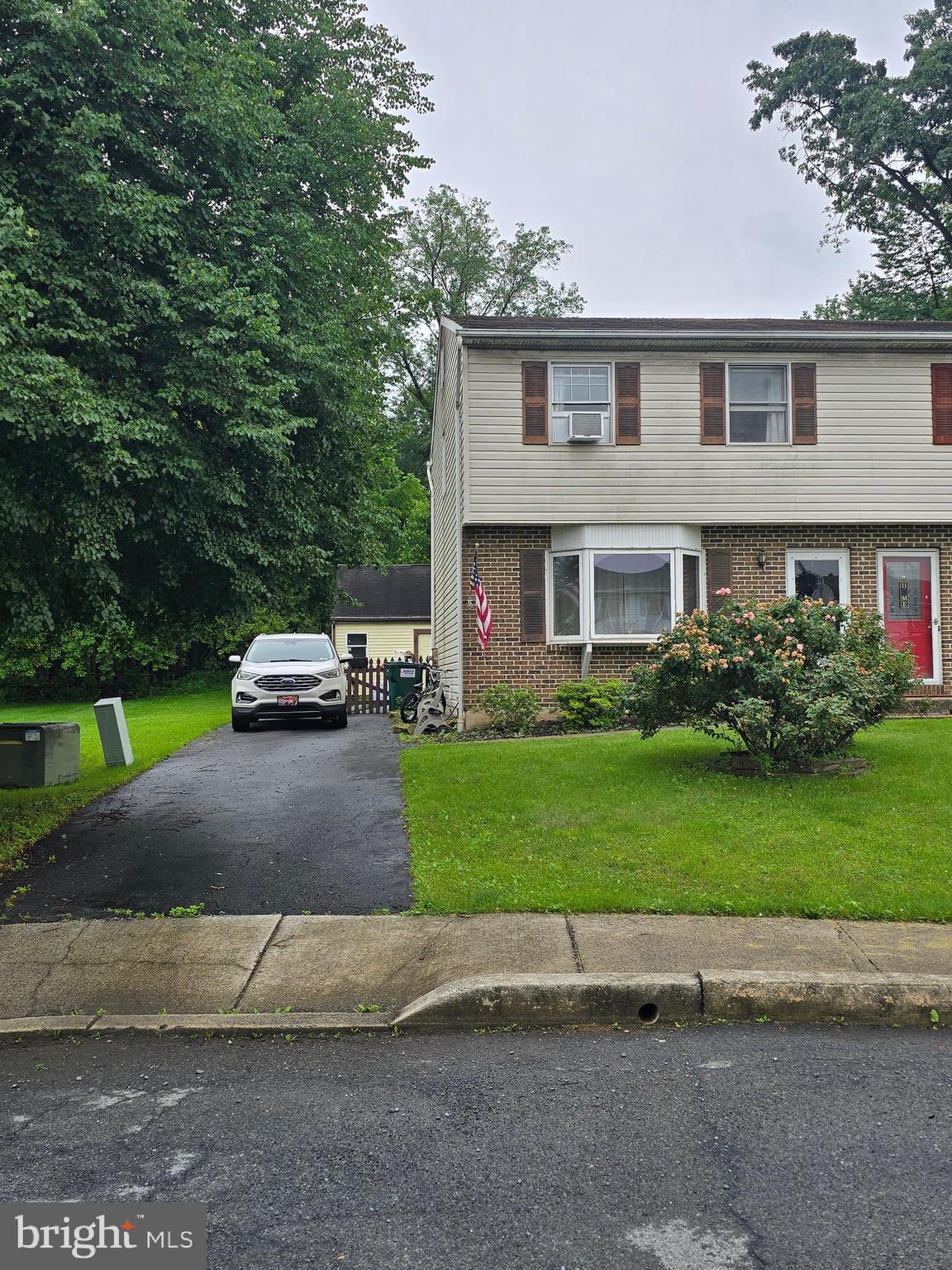 536 E LINDEN STREET
