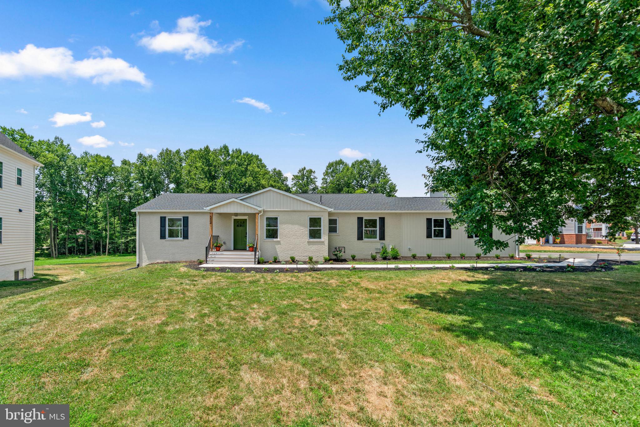 5404 RADEL COURT