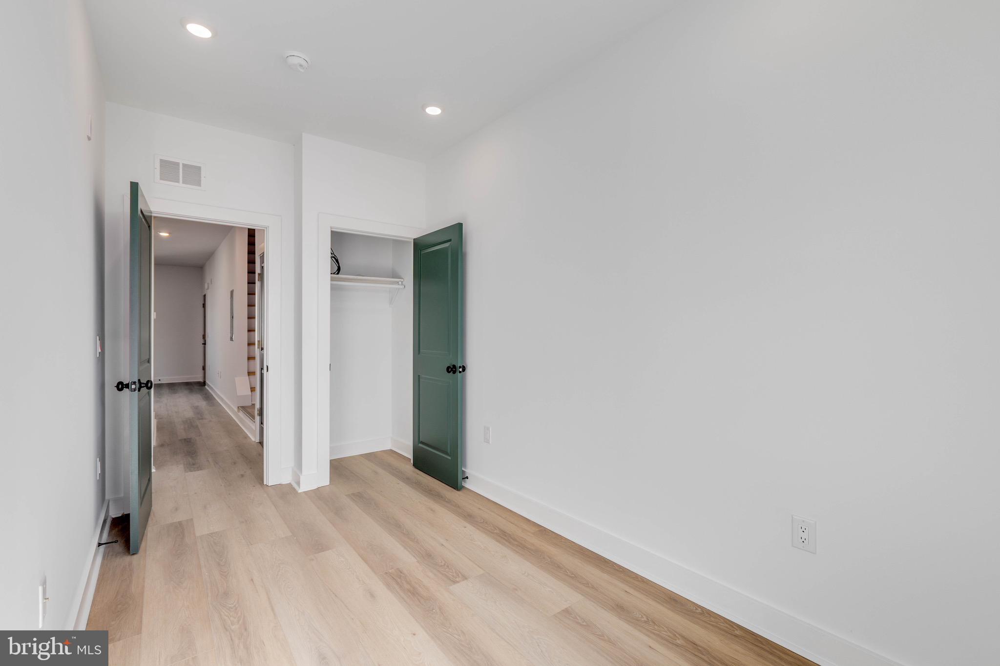 NORRIS SQUARE - Residential Lease