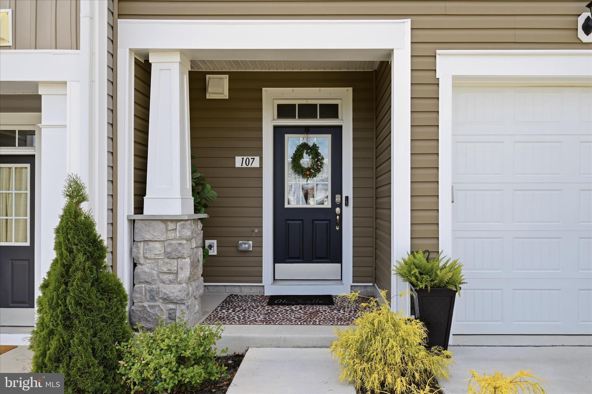 OVERLOOK AT RIVERSIDE TOWNHOMES - Residential