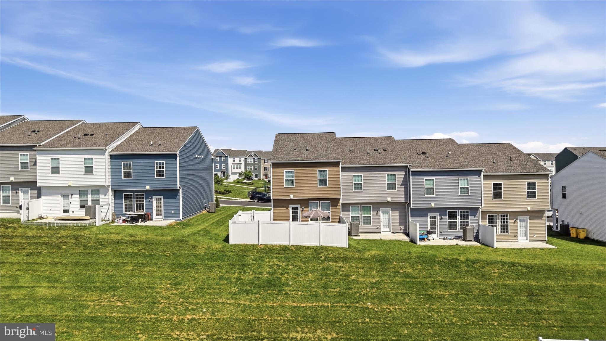 OVERLOOK AT RIVERSIDE TOWNHOMES - Residential