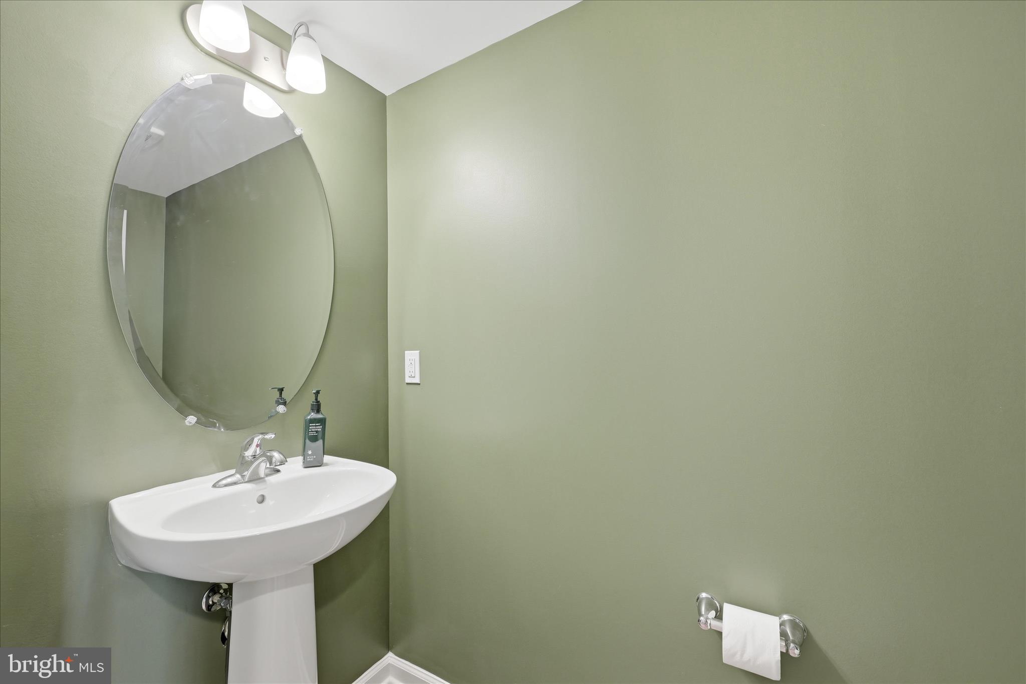OVERLOOK AT RIVERSIDE TOWNHOMES - Residential