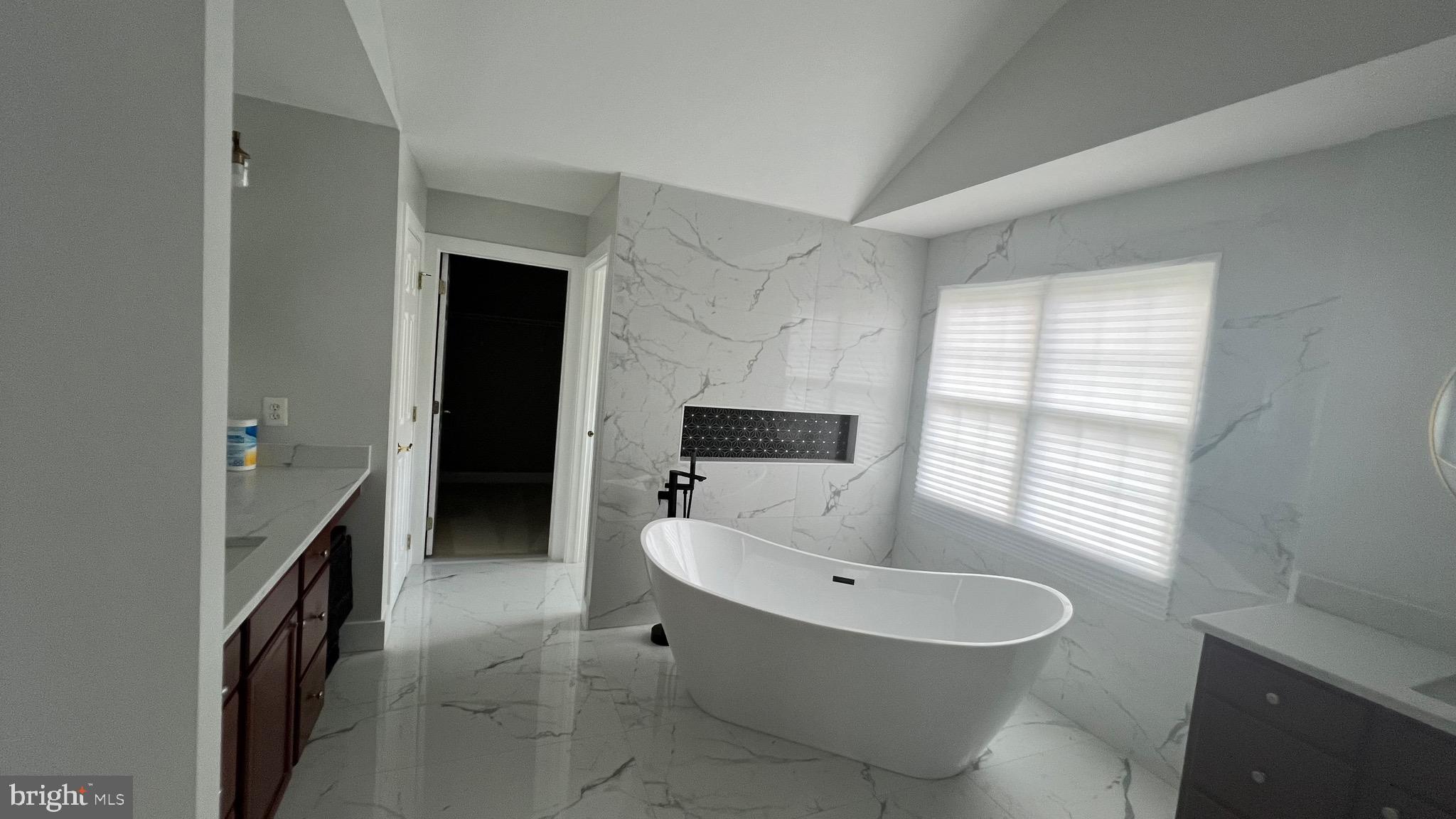 DOMINION VALLEY - Residential Lease