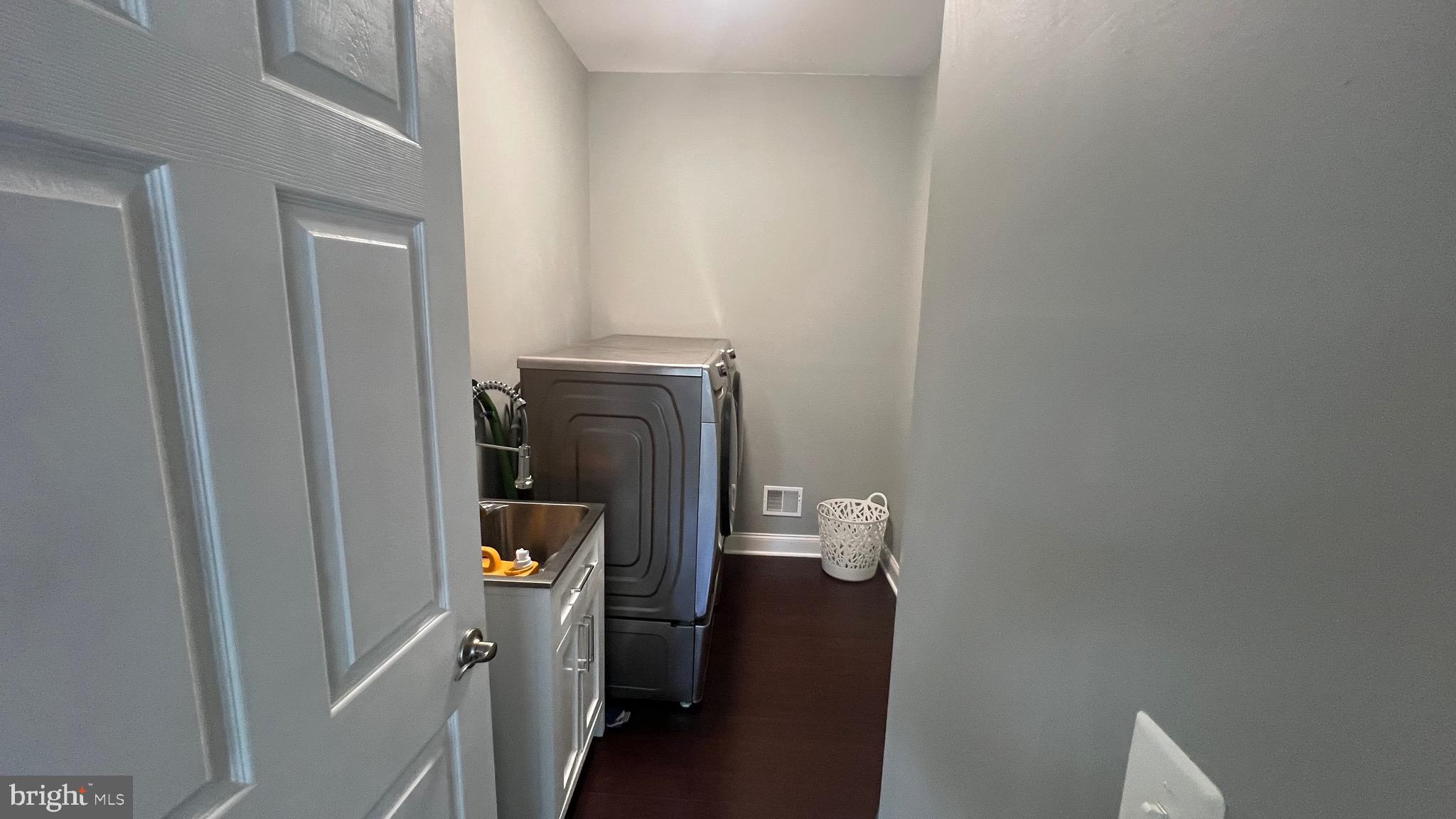 DOMINION VALLEY - Residential Lease