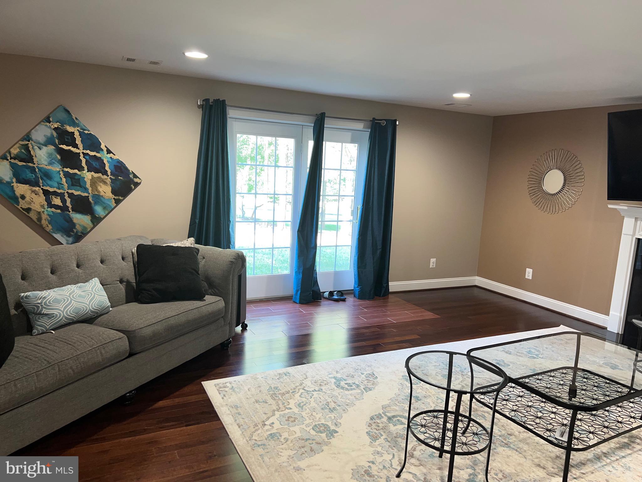 DOMINION VALLEY - Residential Lease