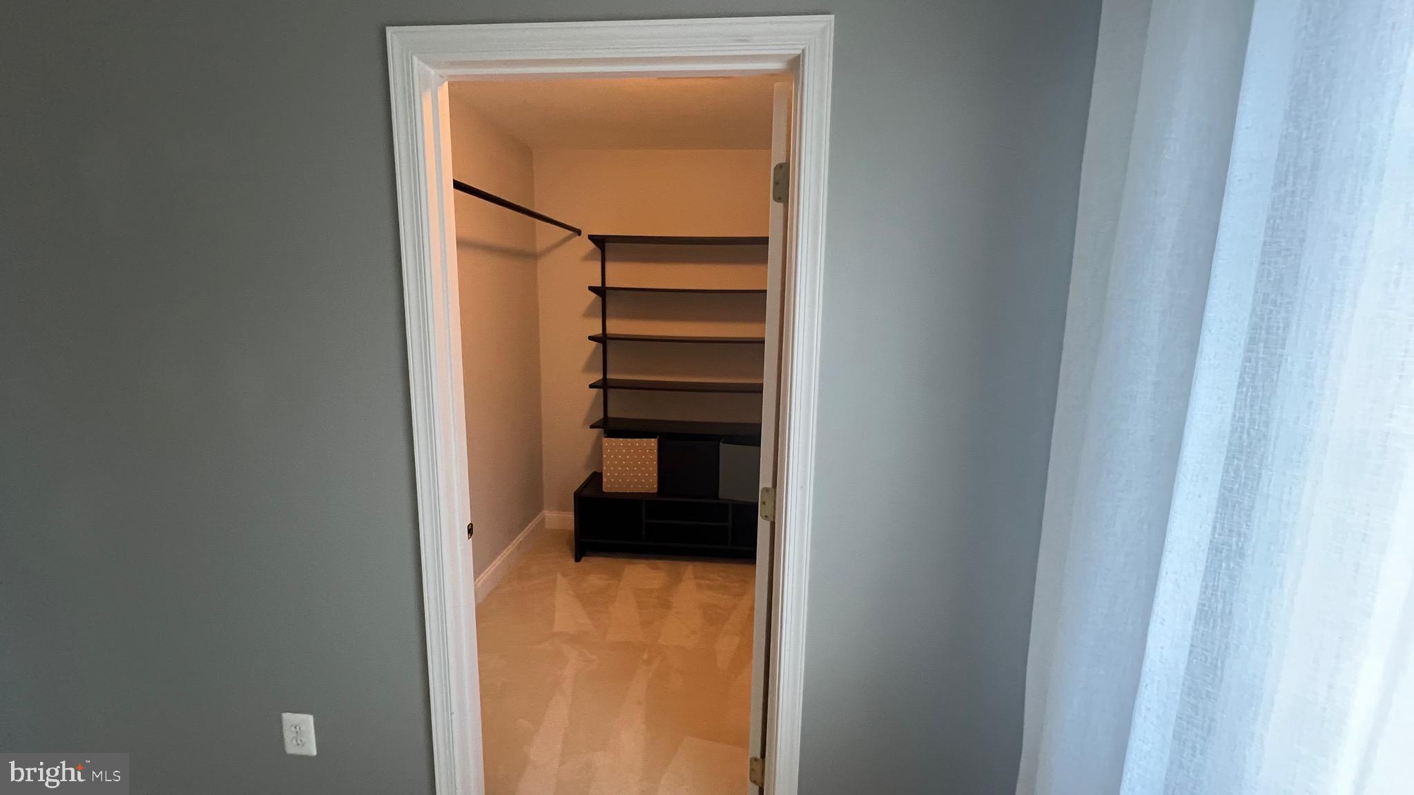 DOMINION VALLEY - Residential Lease