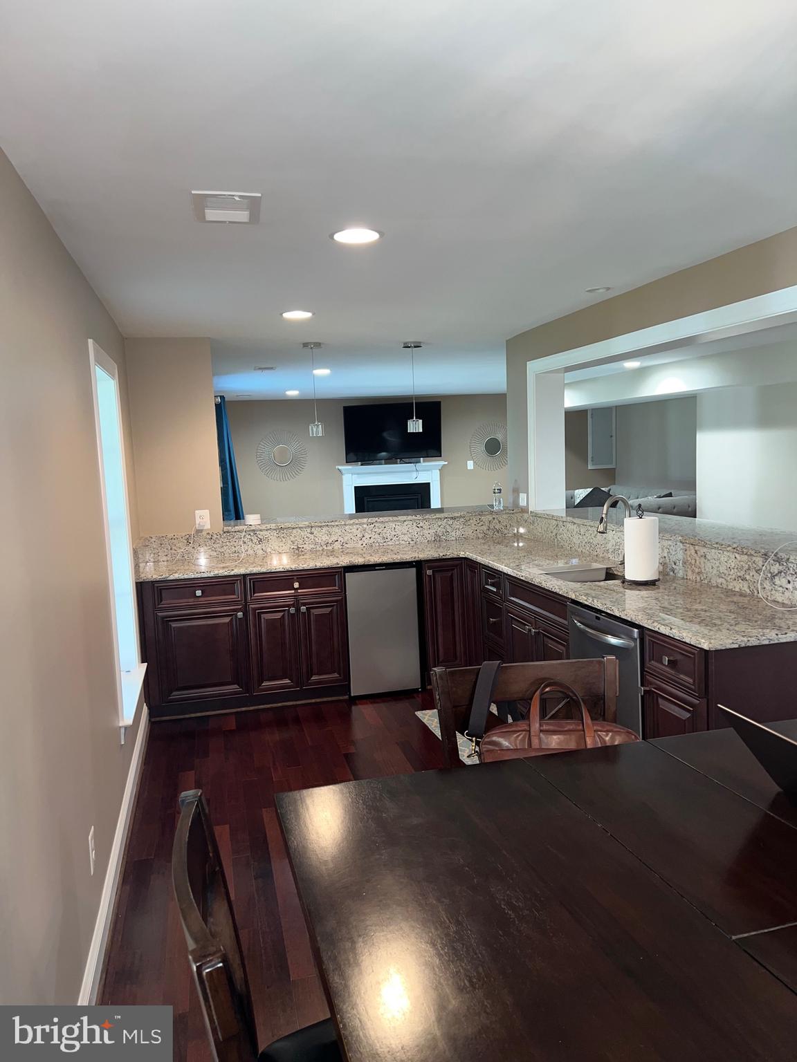 DOMINION VALLEY - Residential Lease