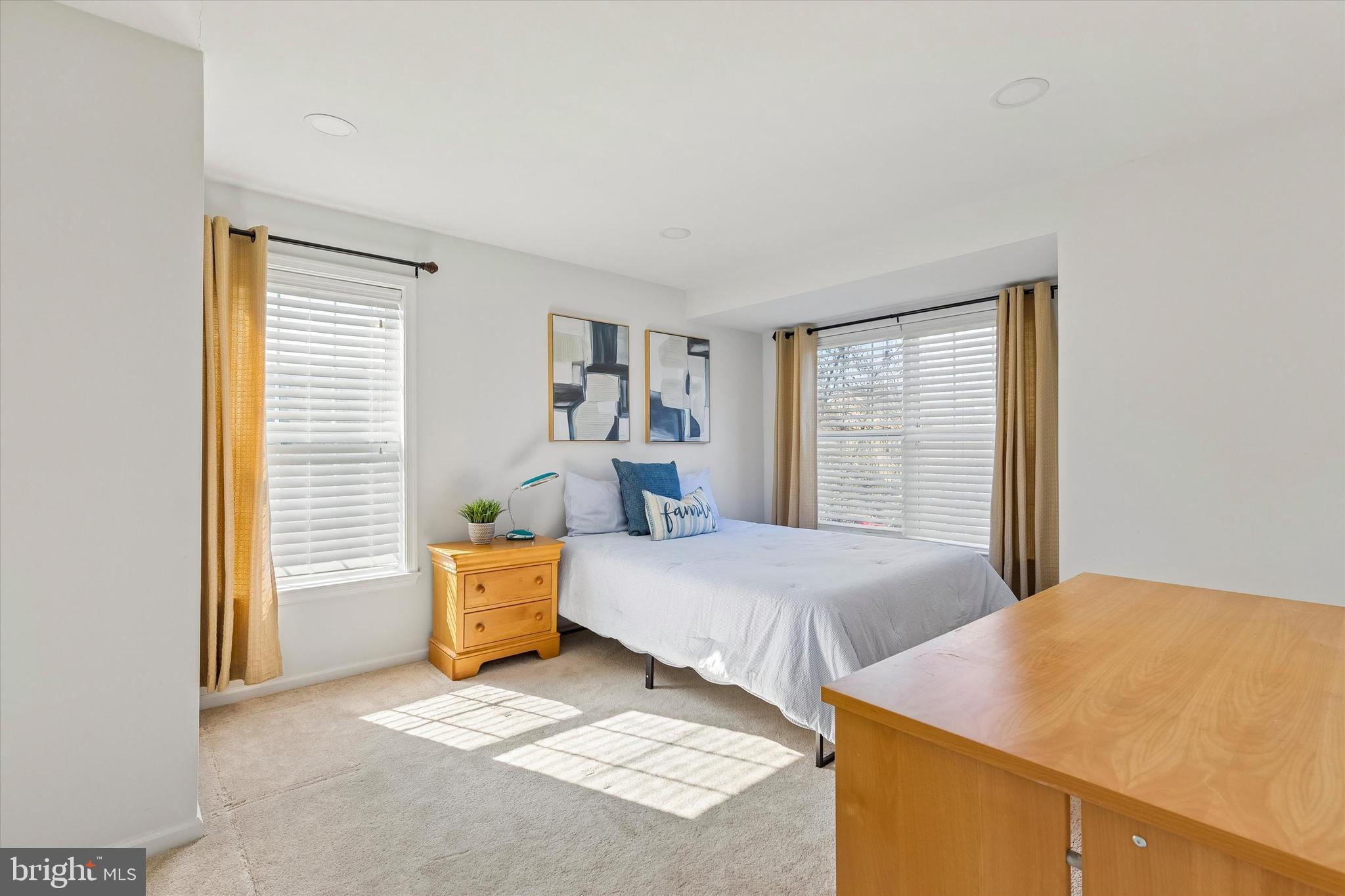 HAMPTON GREEN - Residential