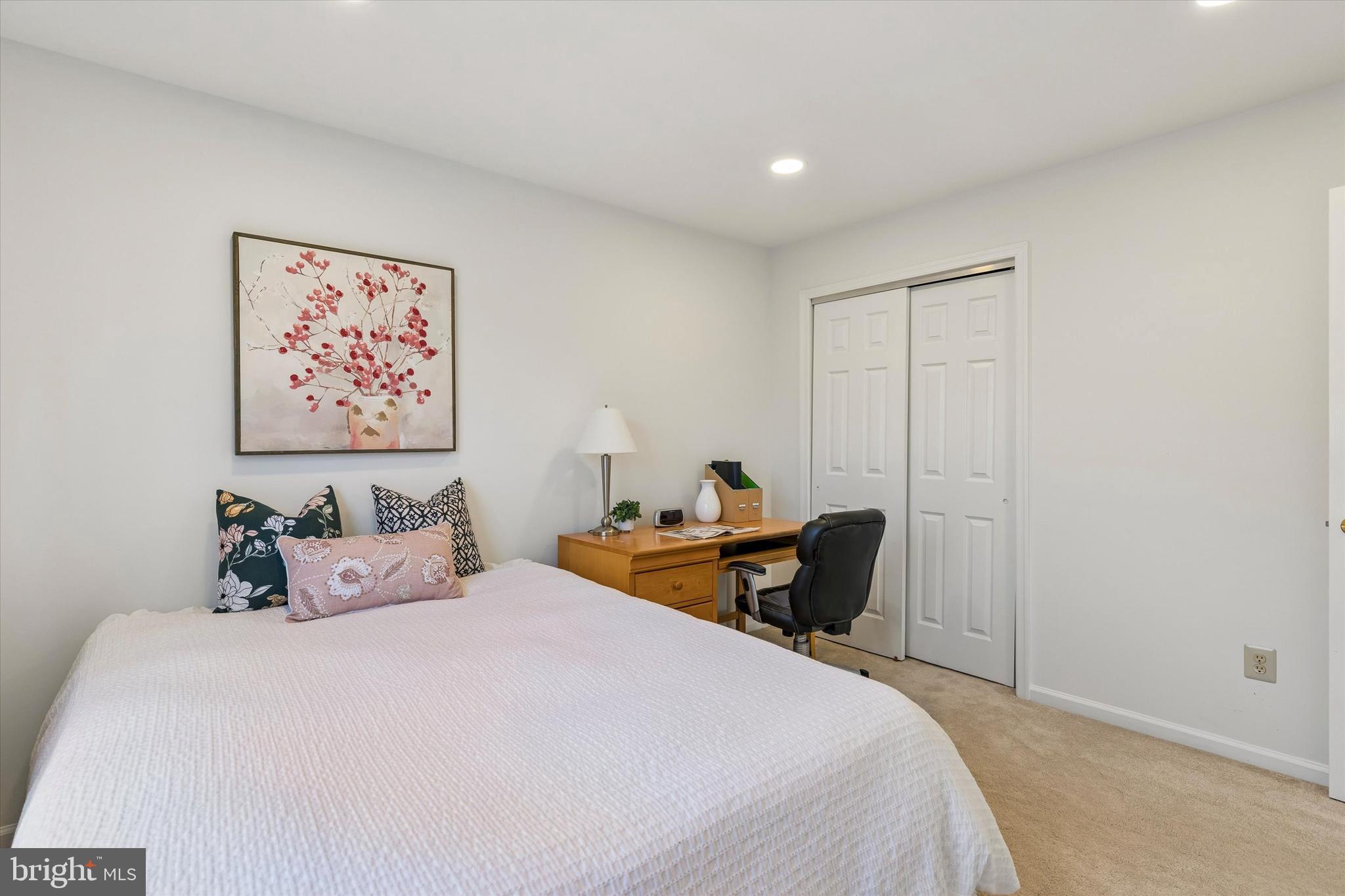 HAMPTON GREEN - Residential