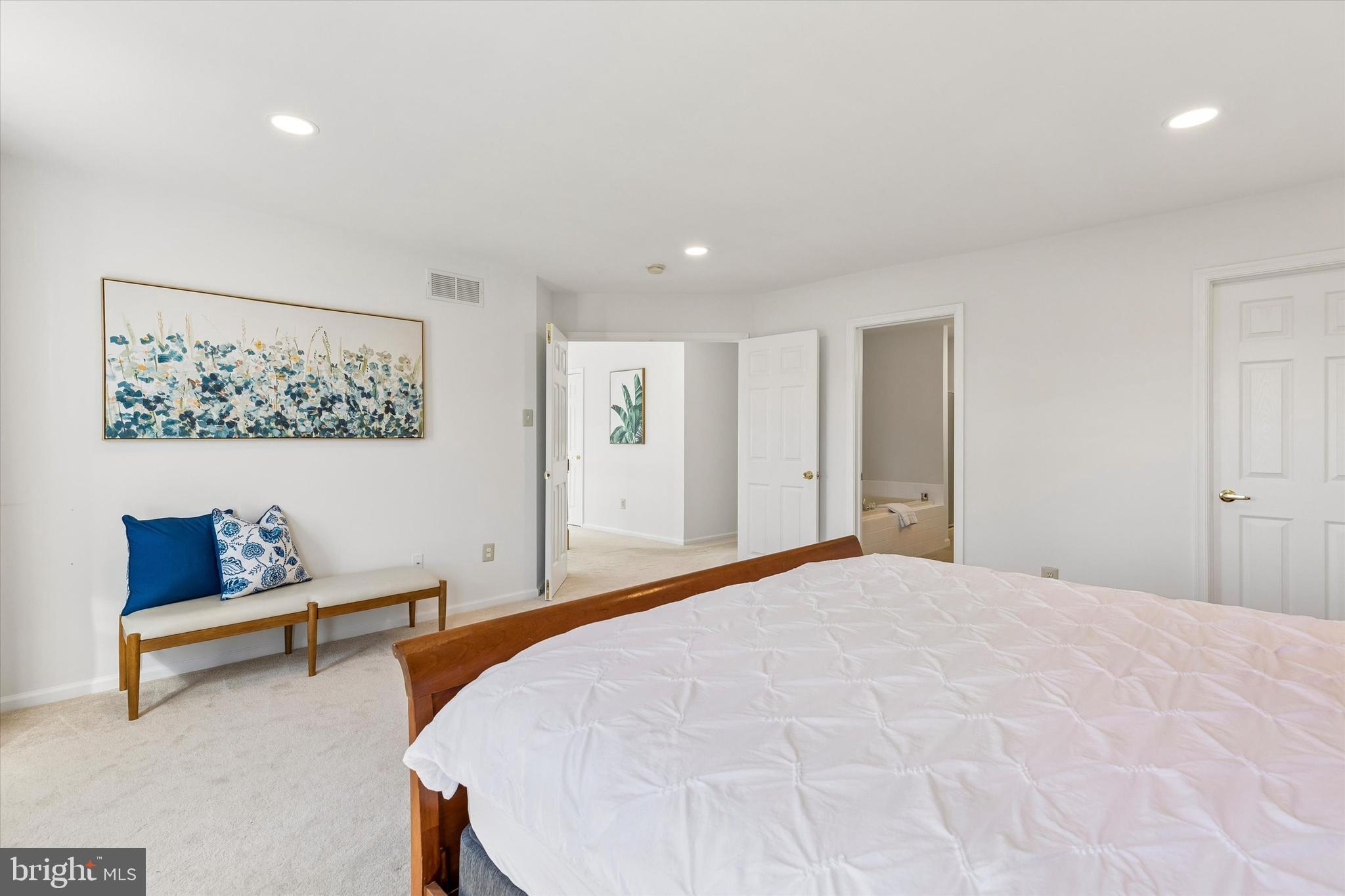 HAMPTON GREEN - Residential