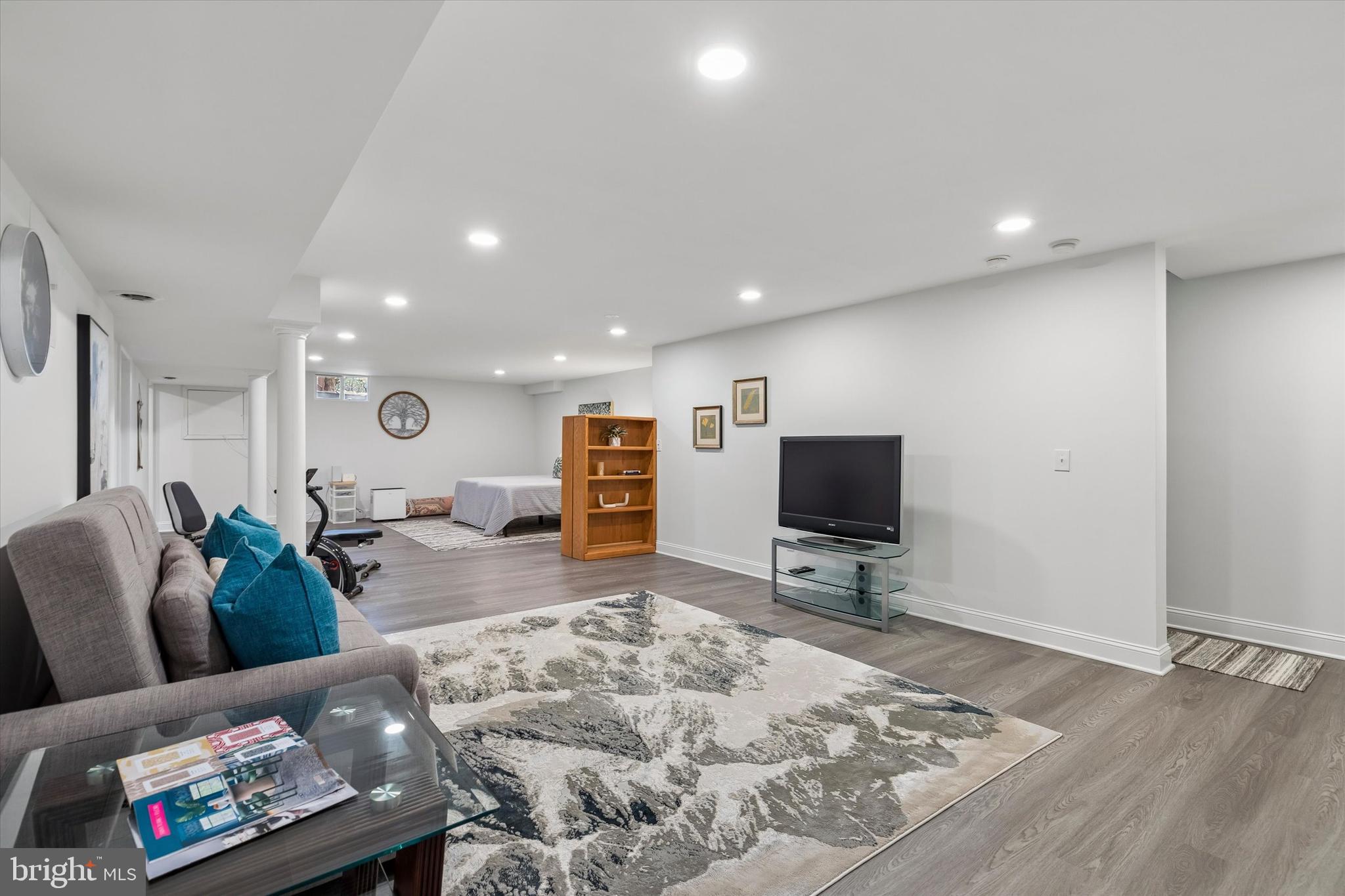 HAMPTON GREEN - Residential