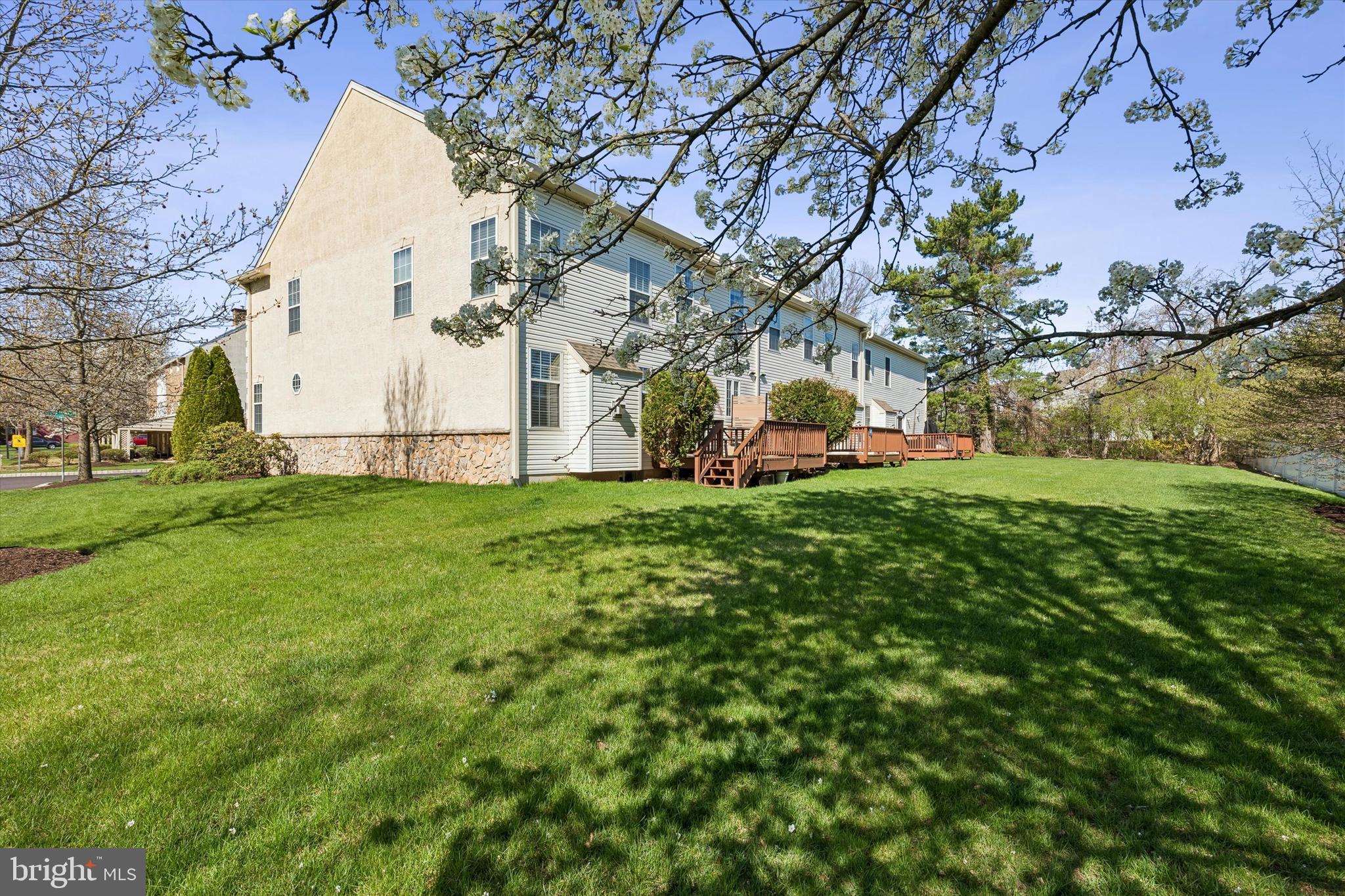 HAMPTON GREEN - Residential