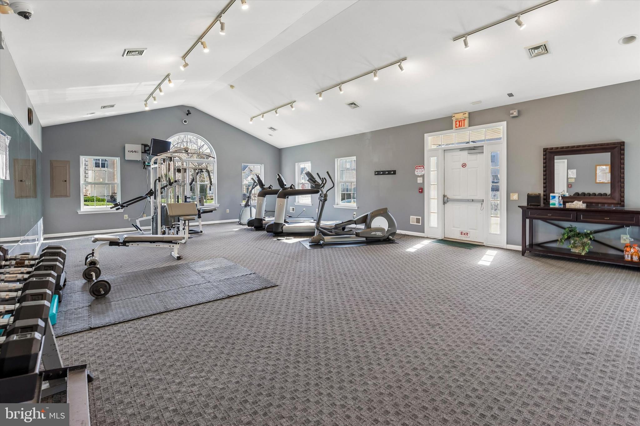 HAMPTON GREEN - Residential