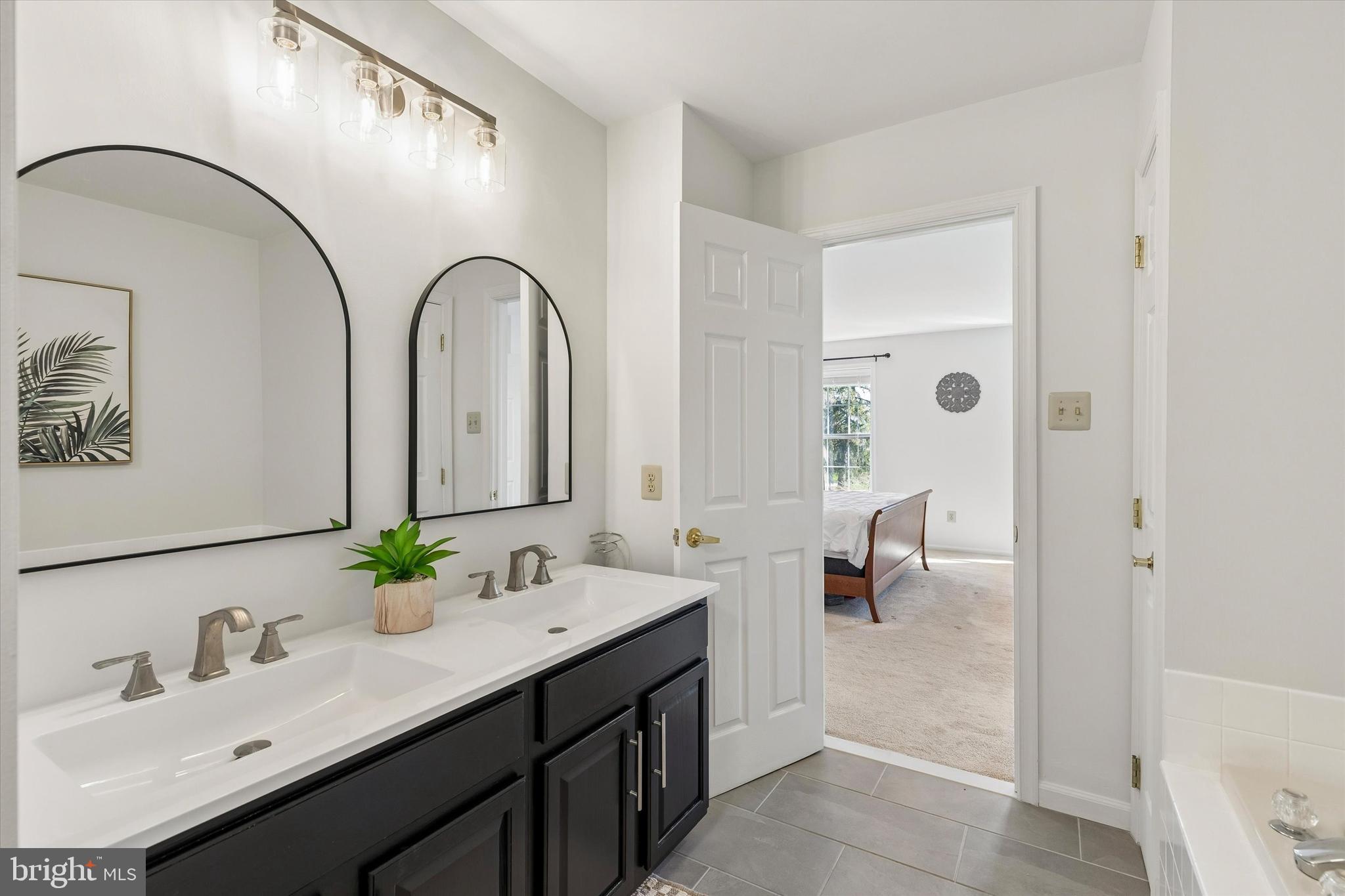 HAMPTON GREEN - Residential