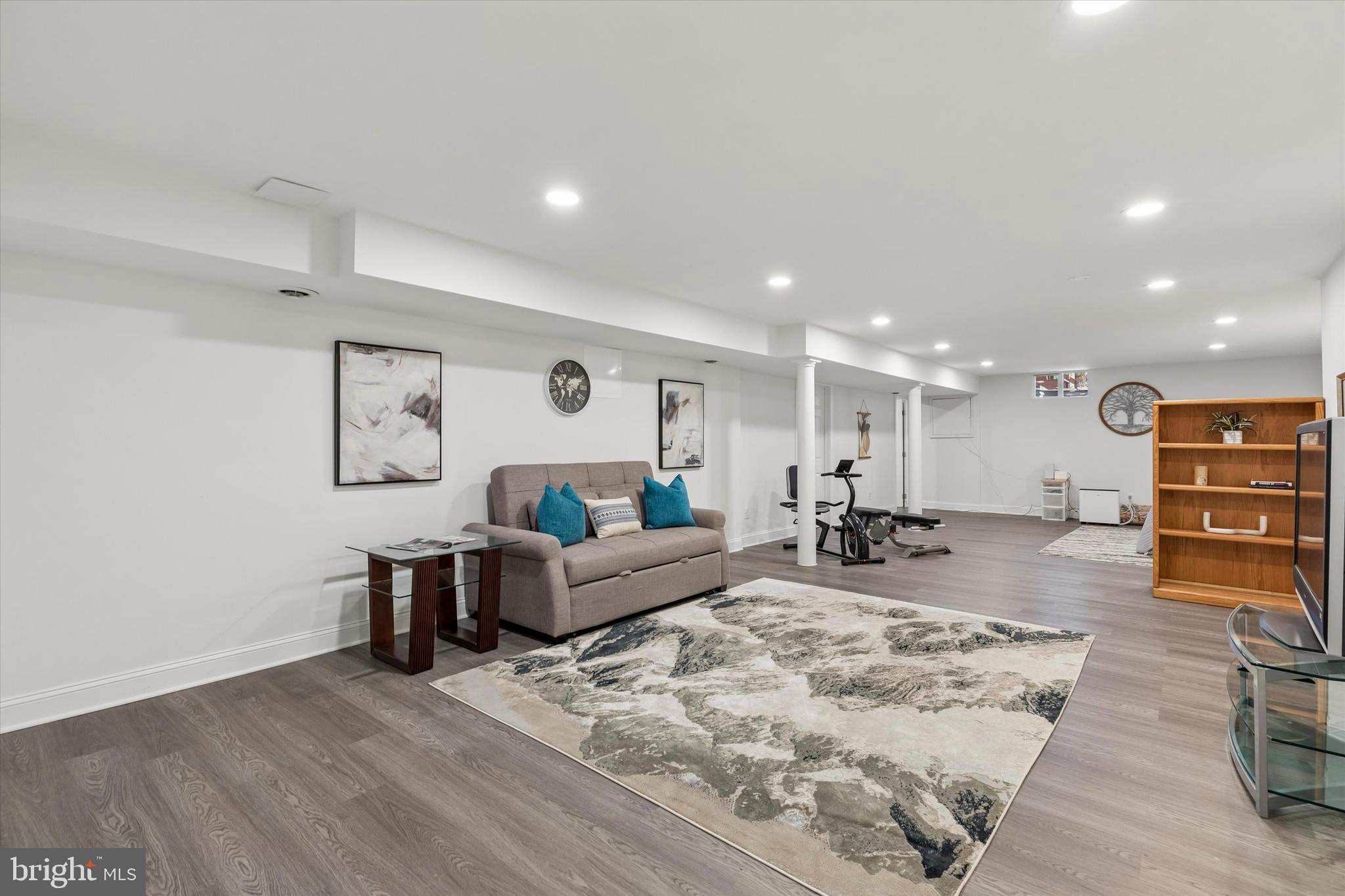 HAMPTON GREEN - Residential