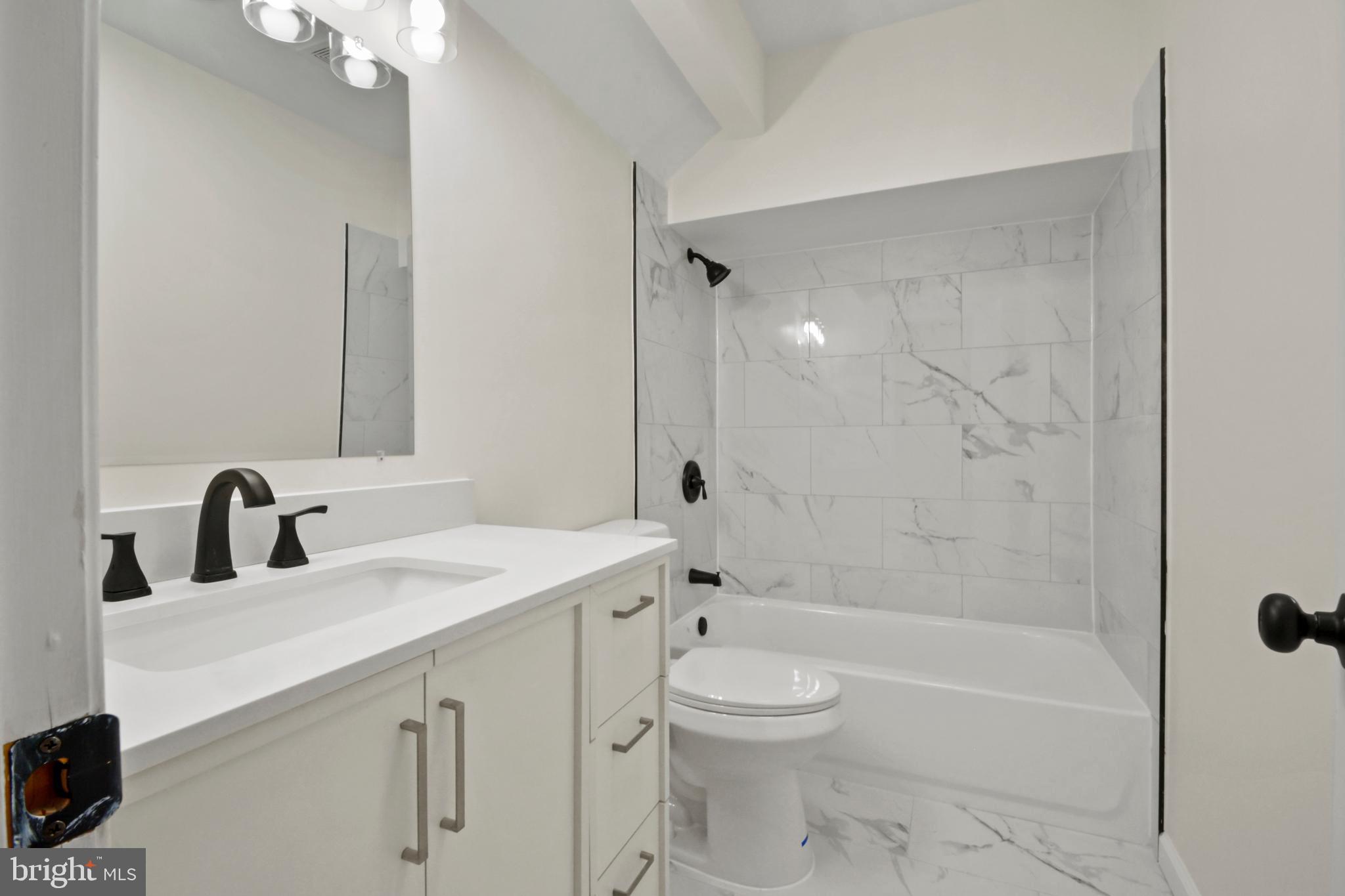 MONTPELIER - Residential