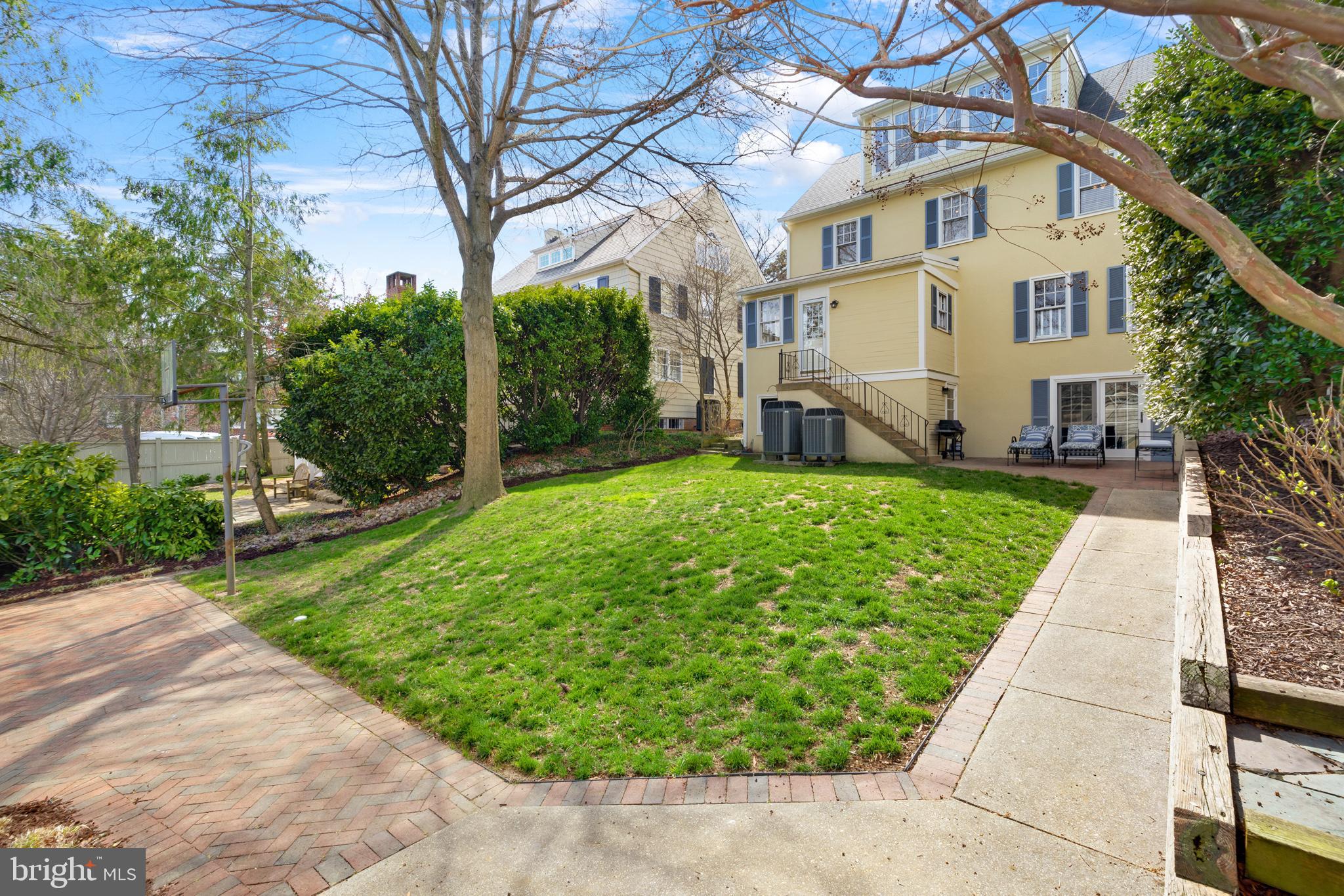 MURRAY HILL - Residential