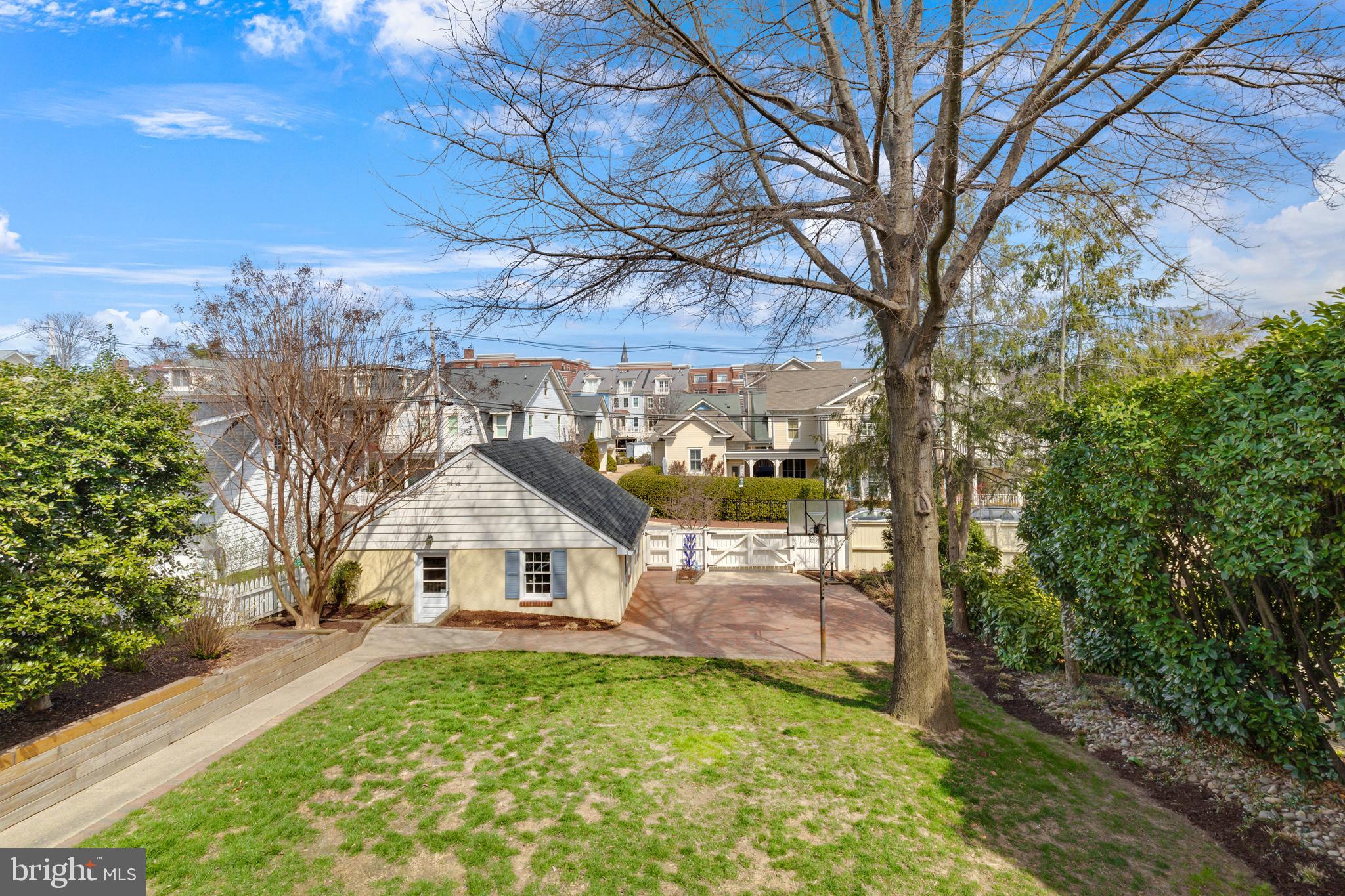 MURRAY HILL - Residential